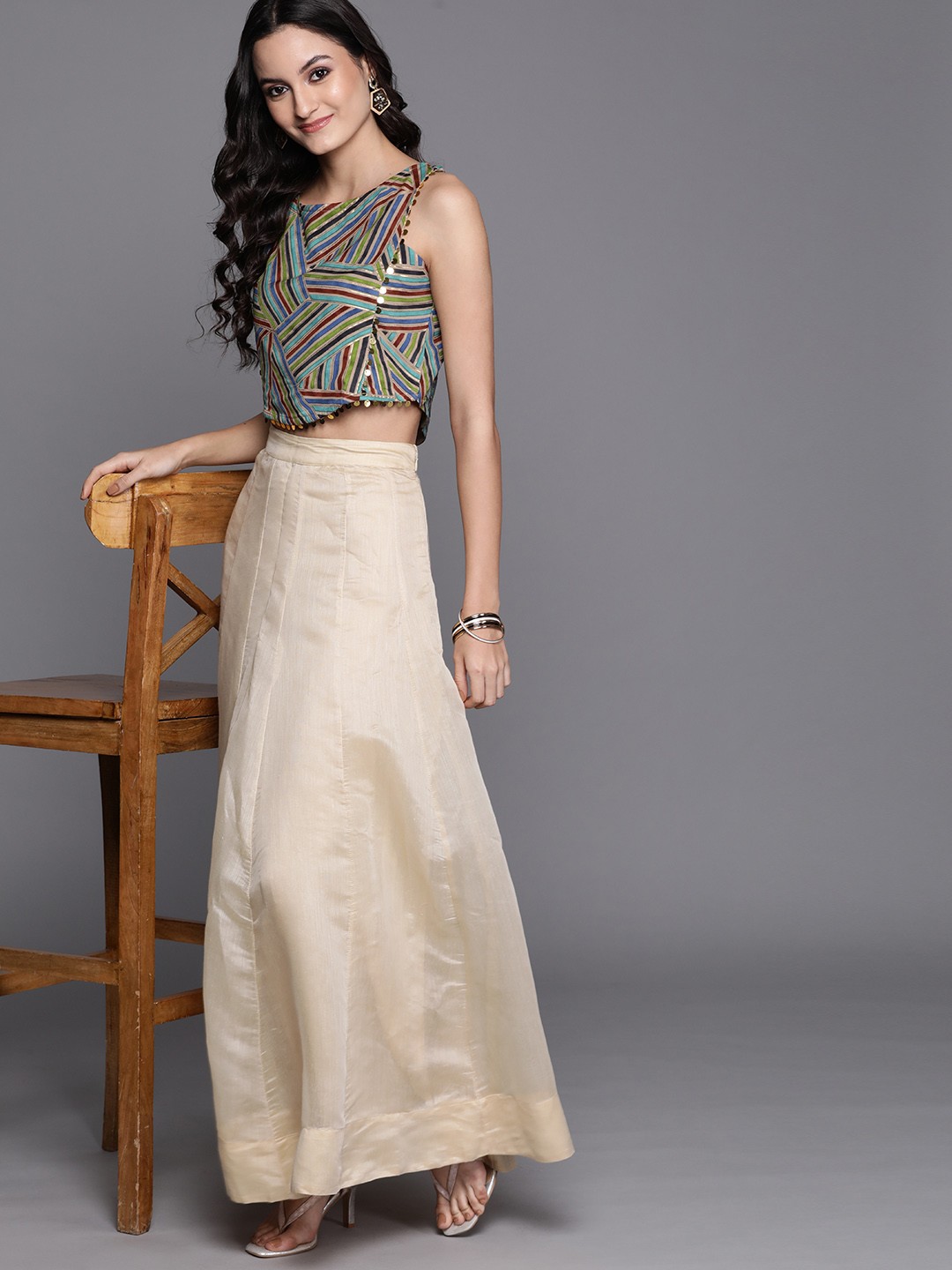 

Inddus Women Beige & Blue Geometric Printed Crop Top