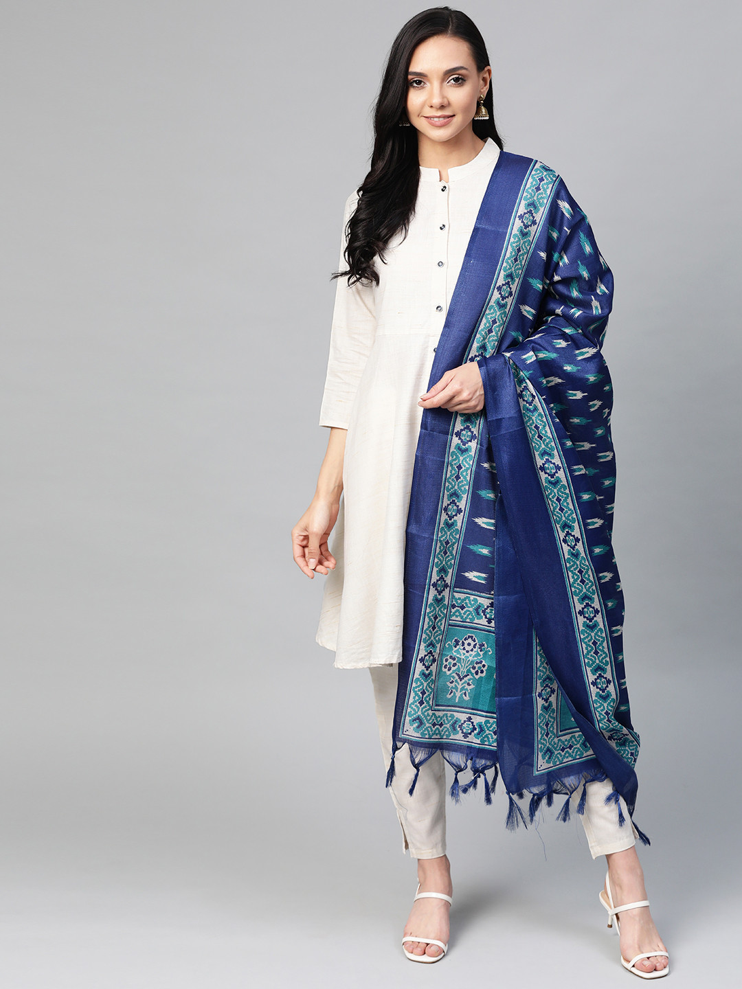 

Jompers Women Off-White & Blue Solid Kurta with Trousers & Dupatta