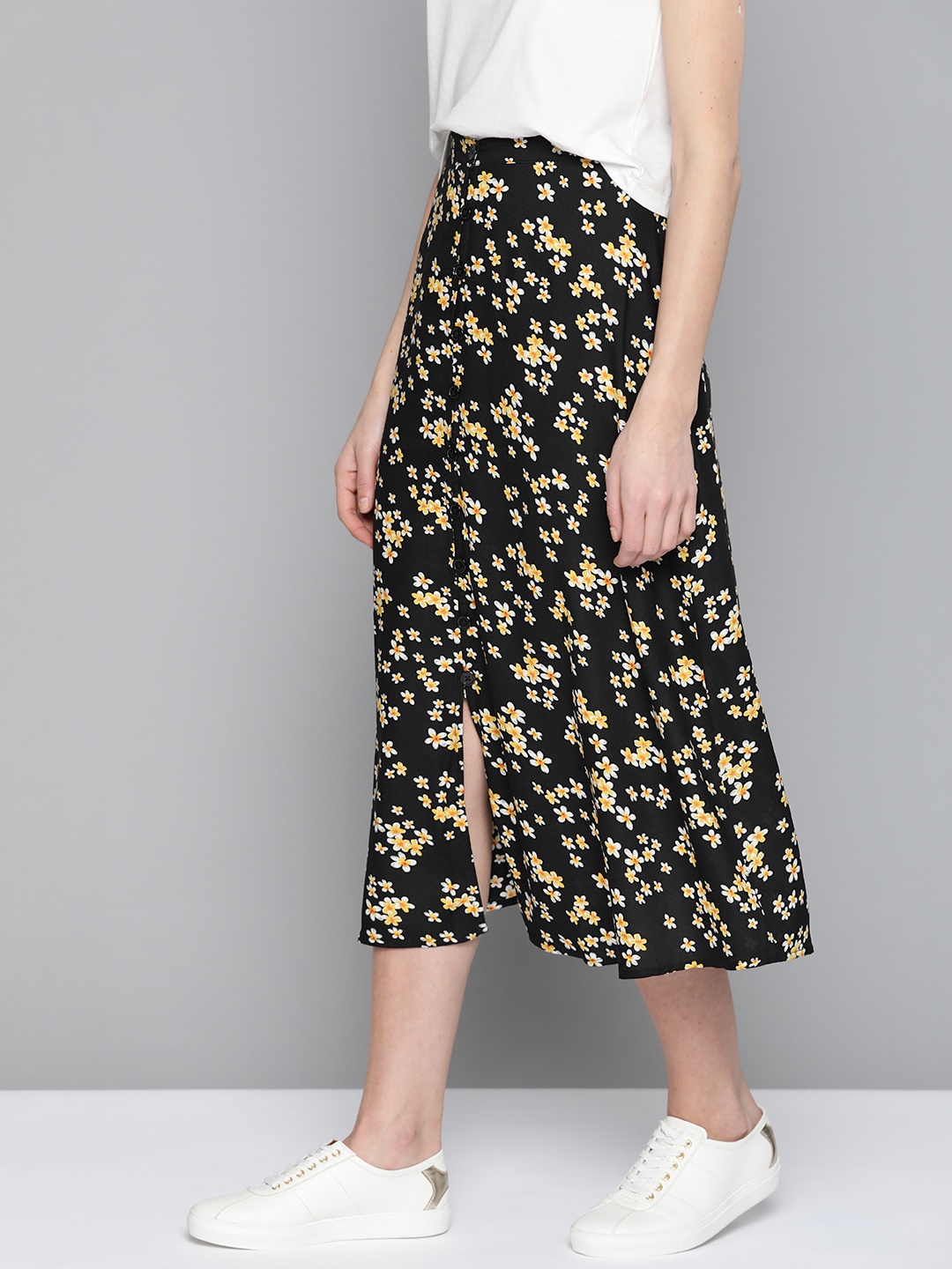 

Mast & Harbour Women Black & White Floral Print Front Slit A-line Midi Skirt