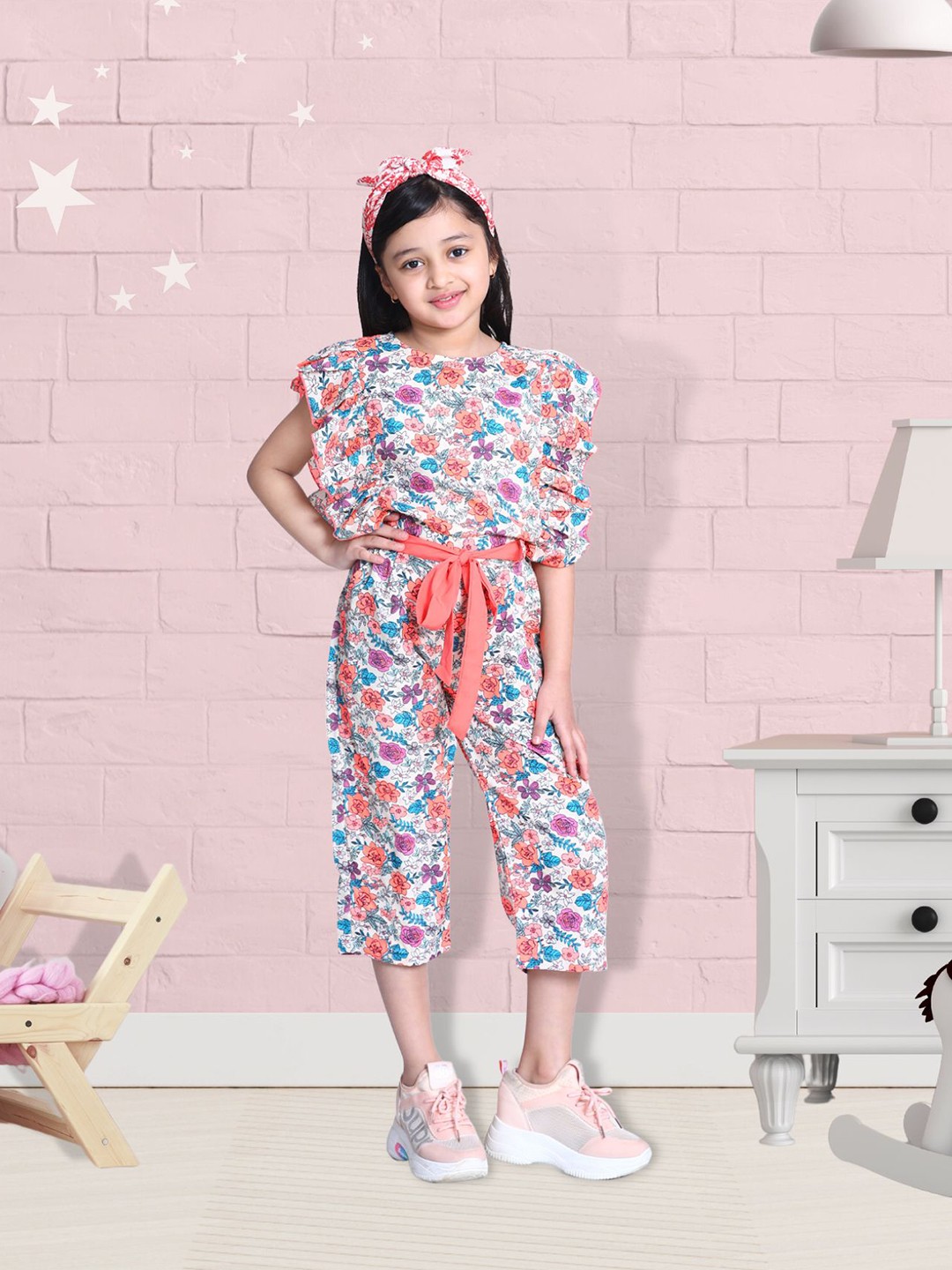 

Cutiekins Girls White & Blue Printed Capri Jumpsuit