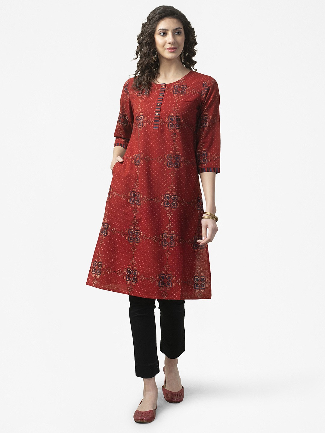 

Fabindia Women Red & Navy Blue Pure Cotton Printed Straight Kurta