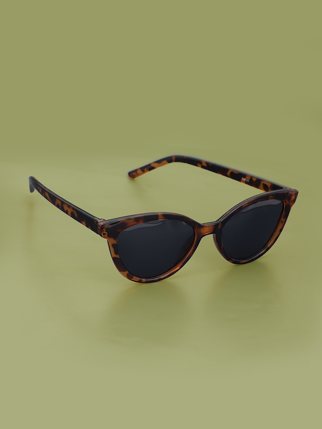 

Carlton London Women Polarised Oval Sunglasses R6039, Black
