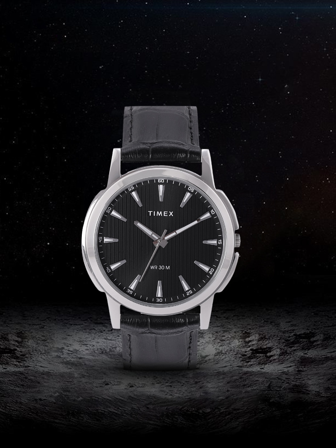 

Timex Men Black Textured Analogue Watch TW00ZR287E