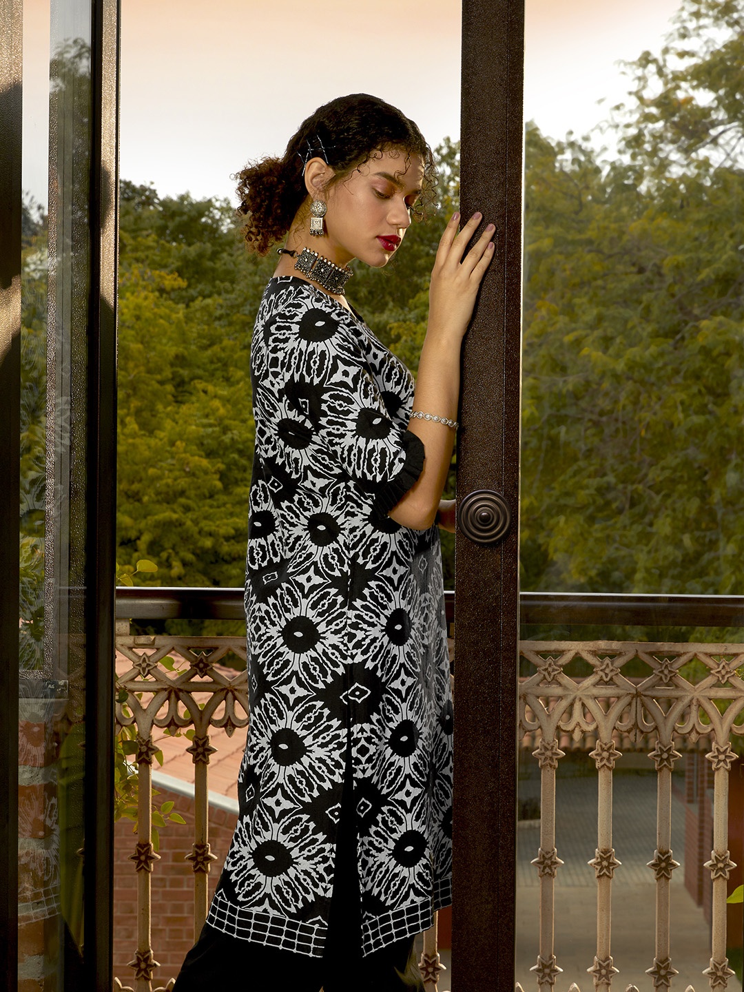 

Sangria Women Black & White Printed Kurta with Salwar
