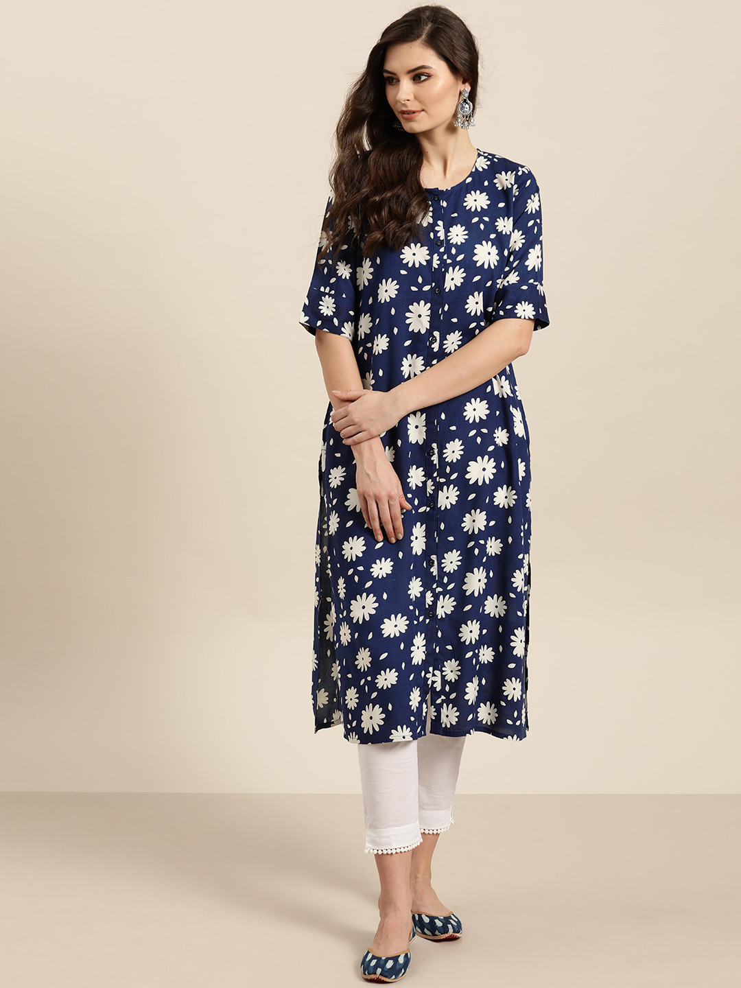 

Sangria Women Navy Blue & White Floral Print A-Line Kurta