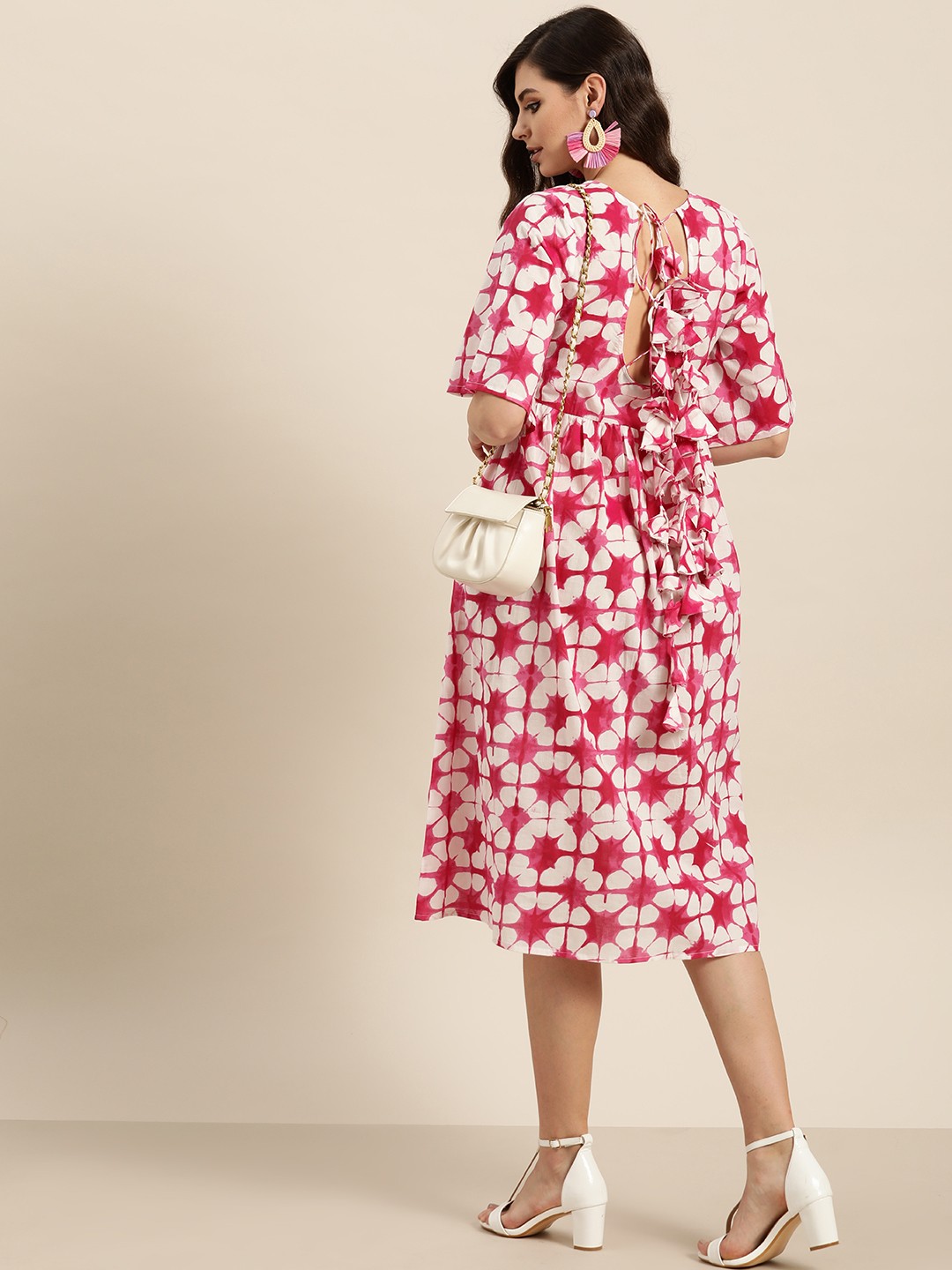 

Sangria Pink & White Floral Printed Cotton A-Line Dress