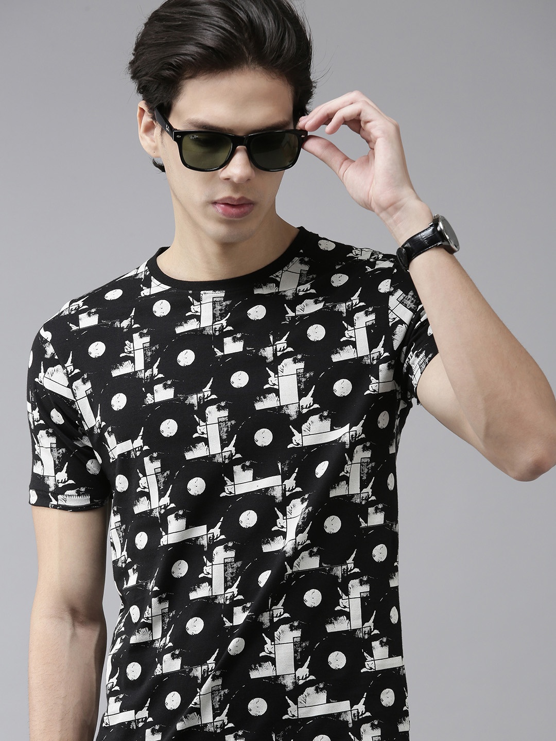 

BEAT LONDON by PEPE JEANS Men Black & Off White Pure Cotton Printed T-shirt