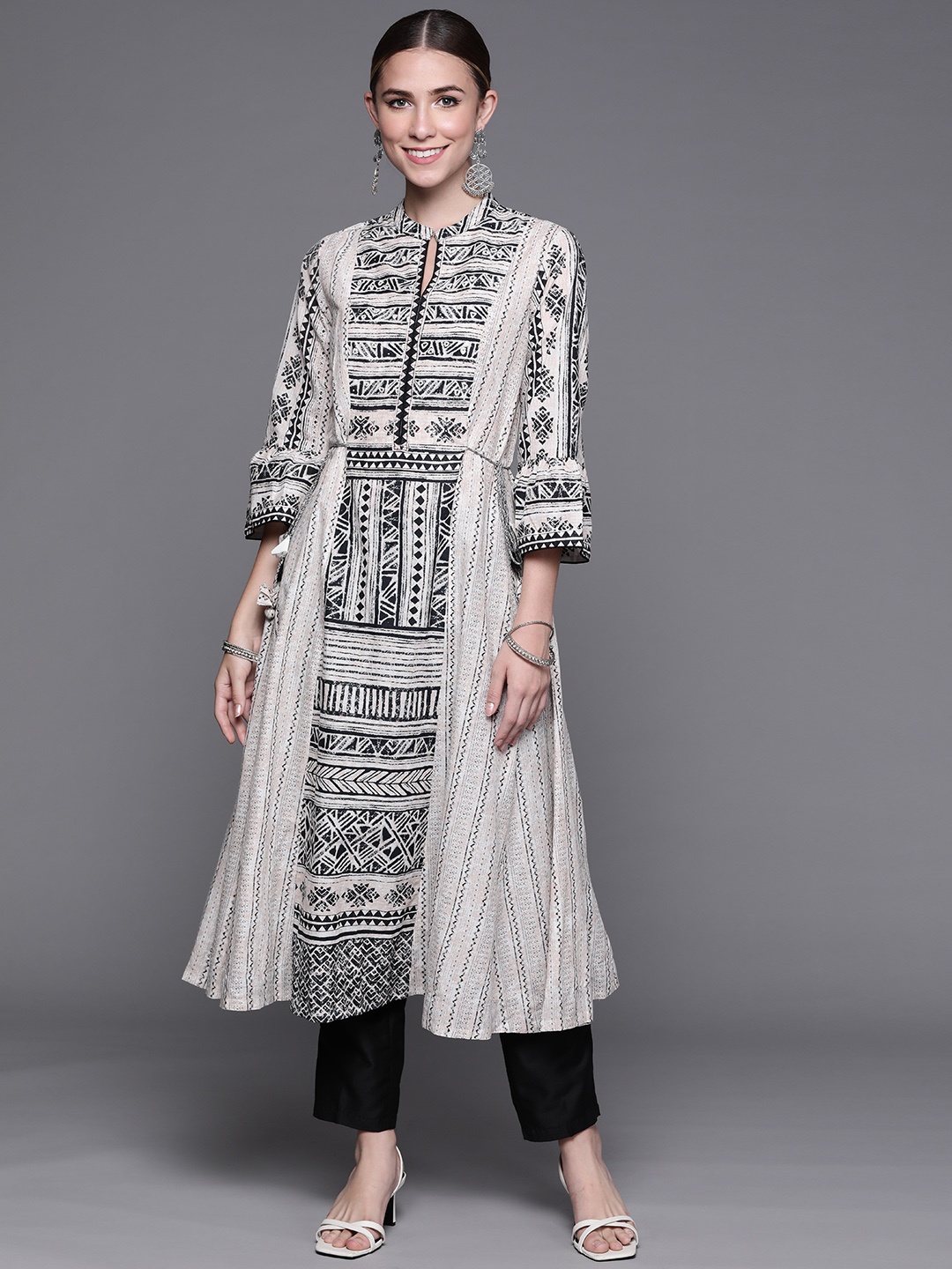 

Biba Women Beige & Black Pure Cotton Geometric Printed Bell Sleeves Kurta