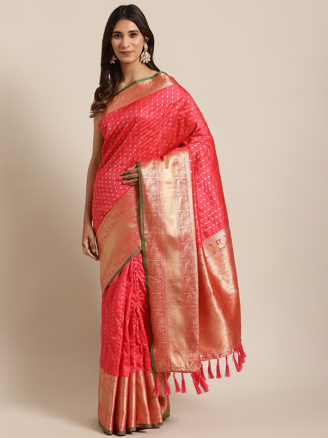 

VASTRANAND Coral Pink & Golden Woven Design Zari Celebrity Banarasi Saree