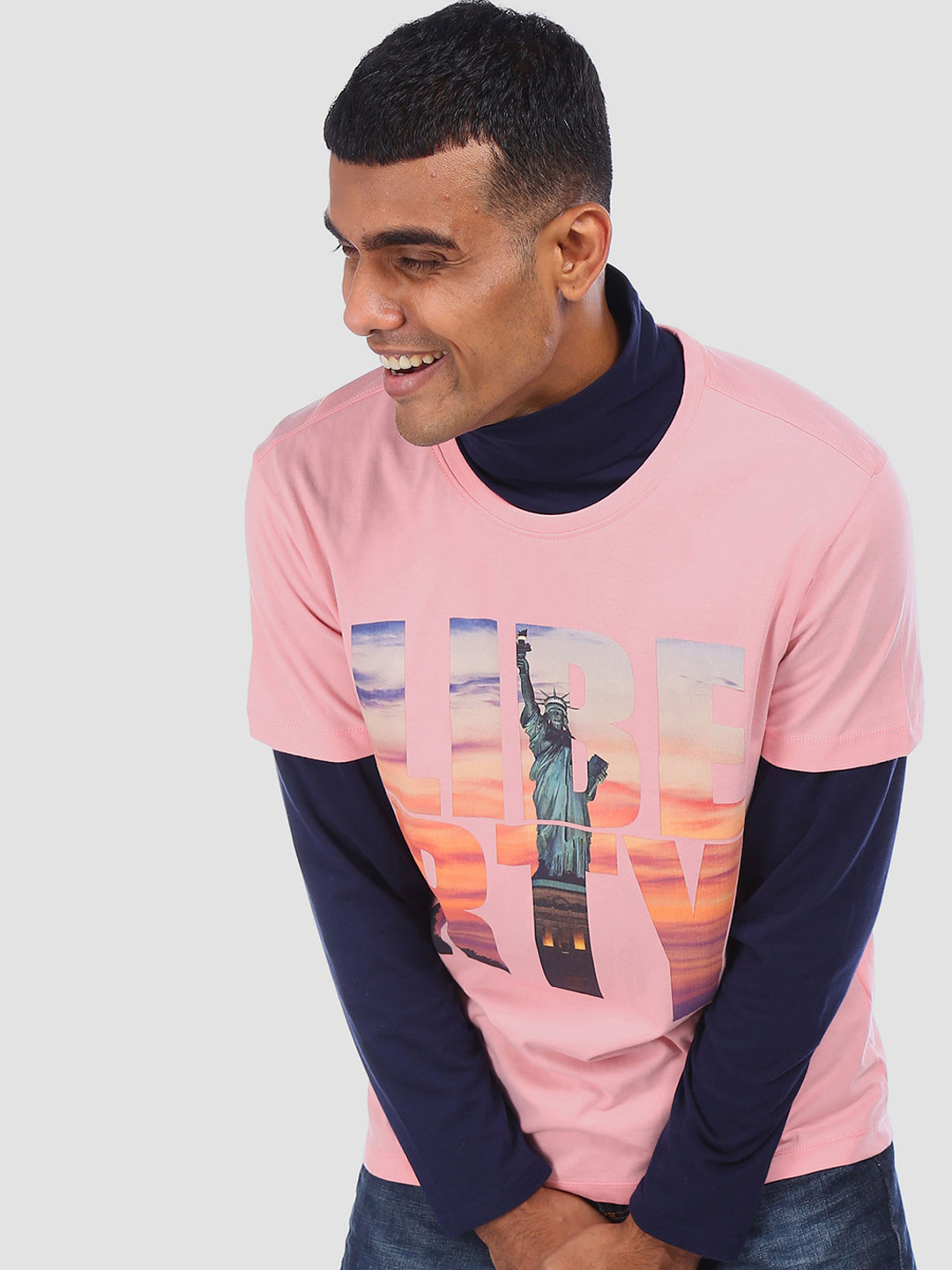 

Arrow Sport Men Pink Printed Round Neck T-shirt