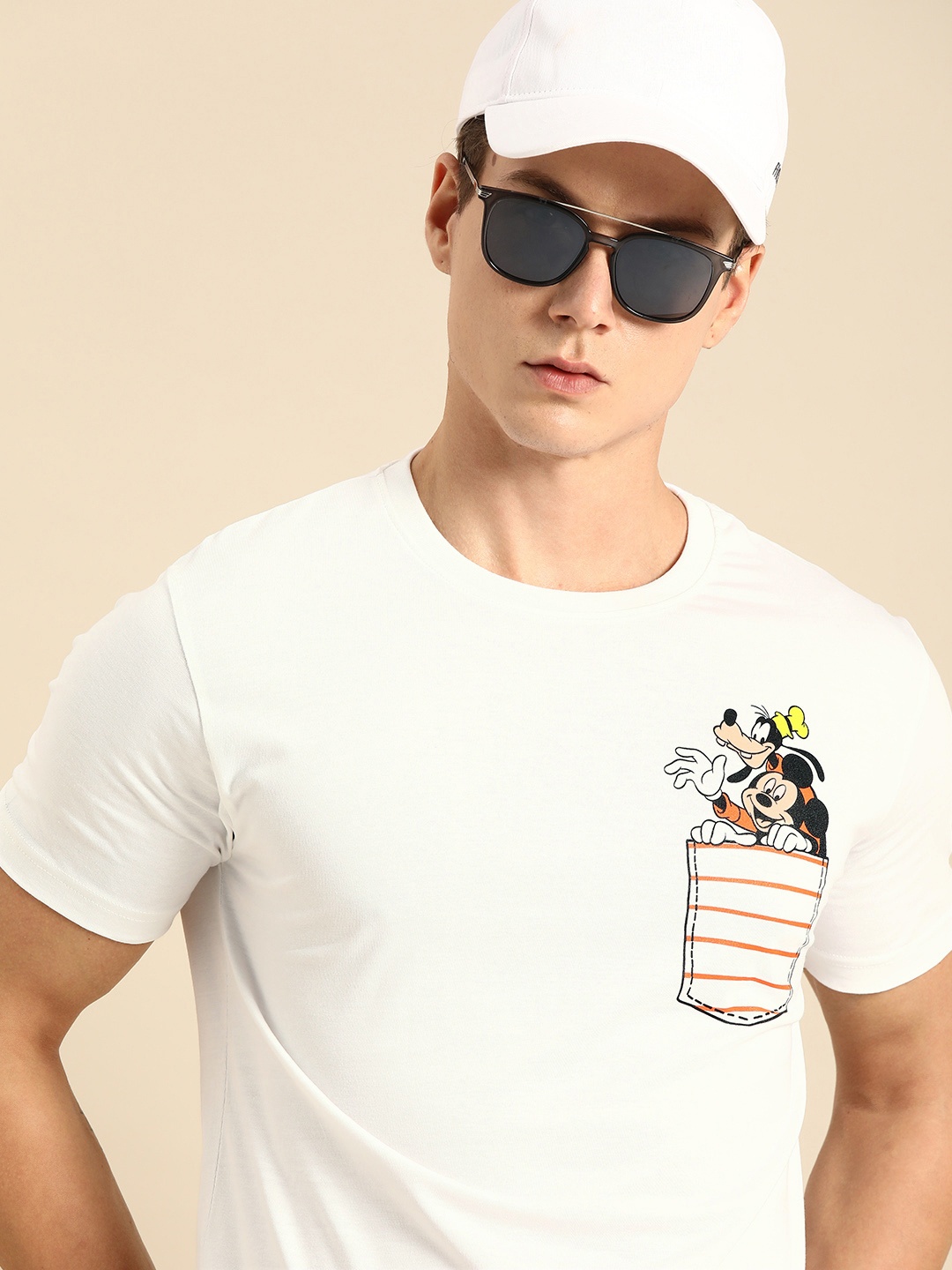 

Bewakoof Official Disney Merchandise Goofy Mickey Pocket Half Sleeve T-Shirt, White