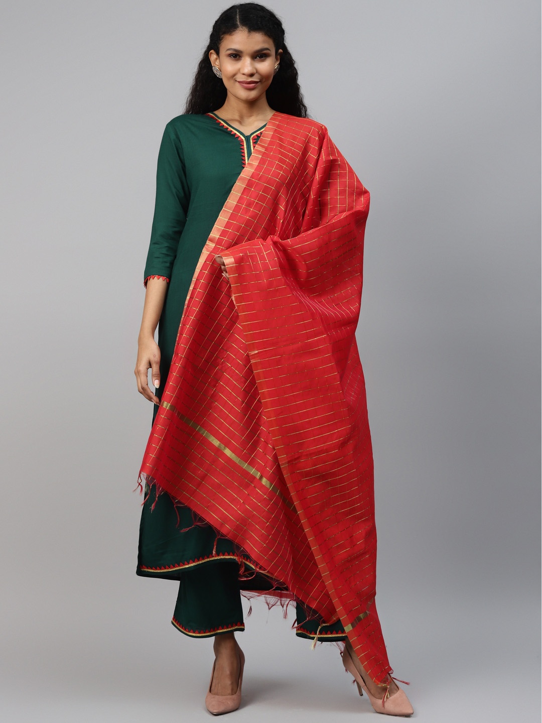 

mokshi Women Green & Red Solid Kurta with Palazzos & Dupatta