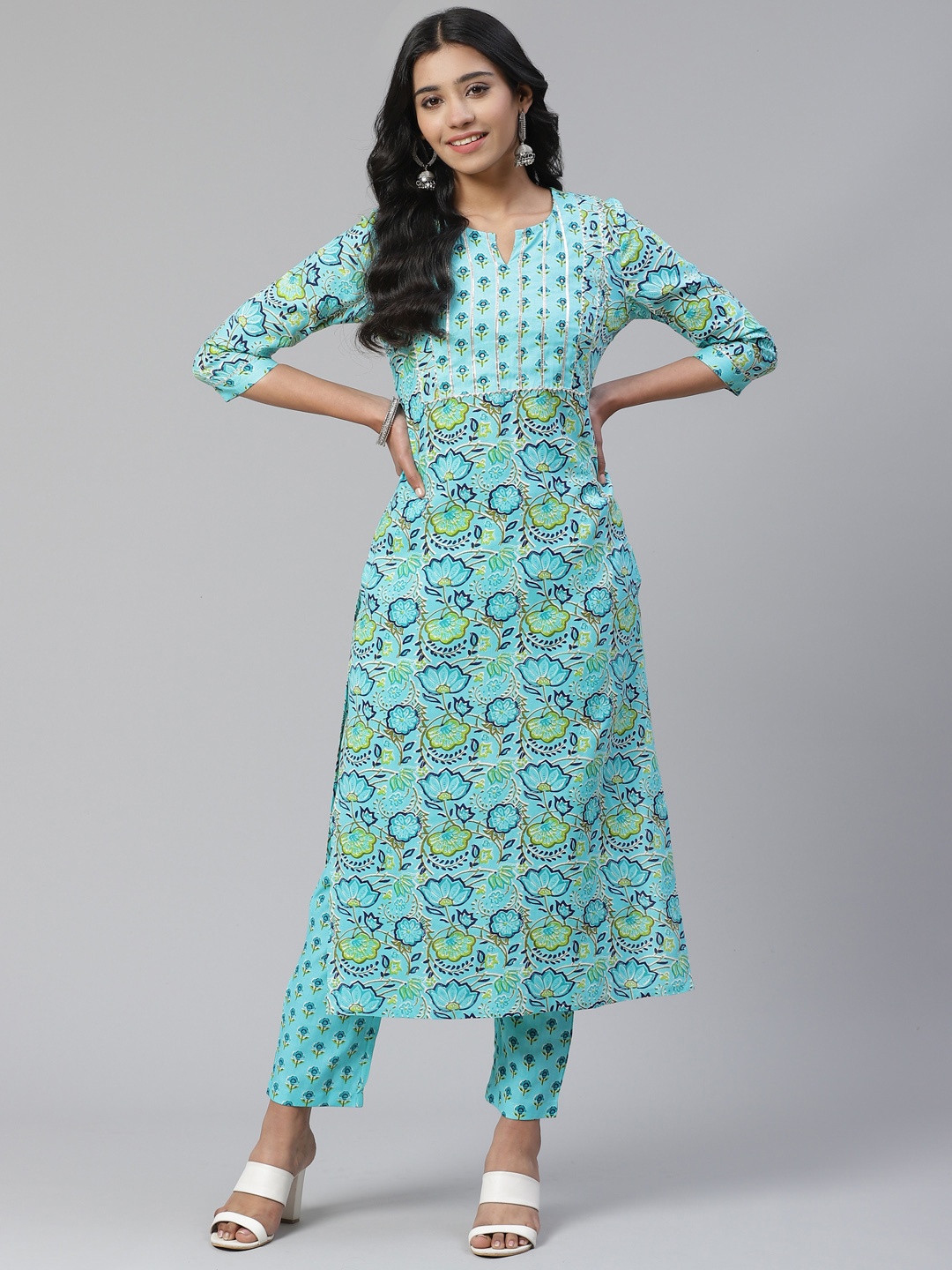 

Sringam Women Blue & Green Printed Kurta with Trousers