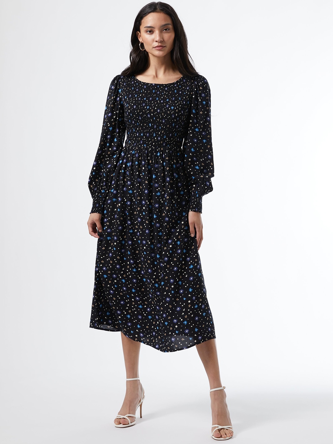 

DOROTHY PERKINS Women Black & White Petite Floral Printed Smocked Fit and Flare Dress