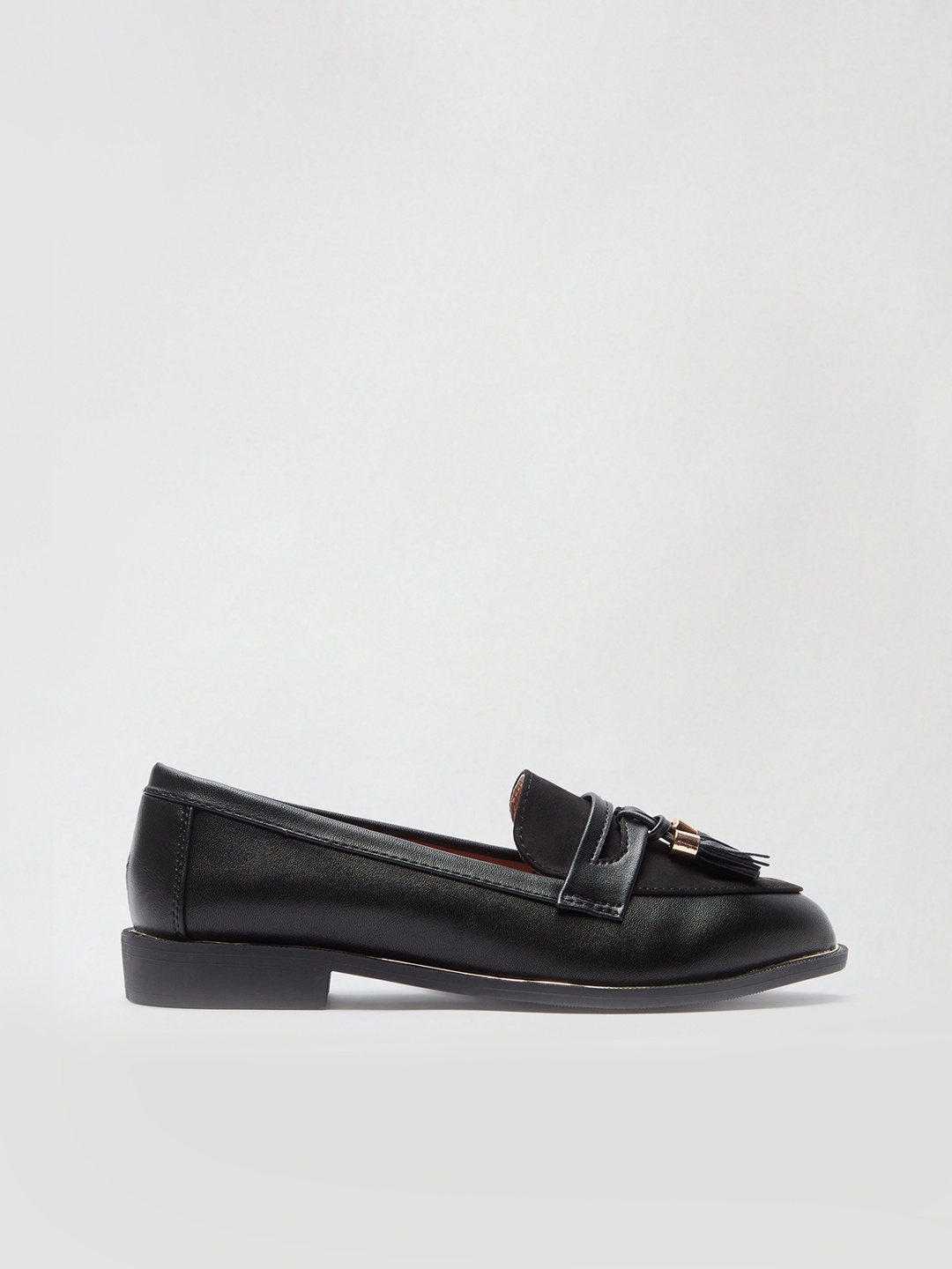 

DOROTHY PERKINS Women Black Wide Fit Solid Tasselled Loafers