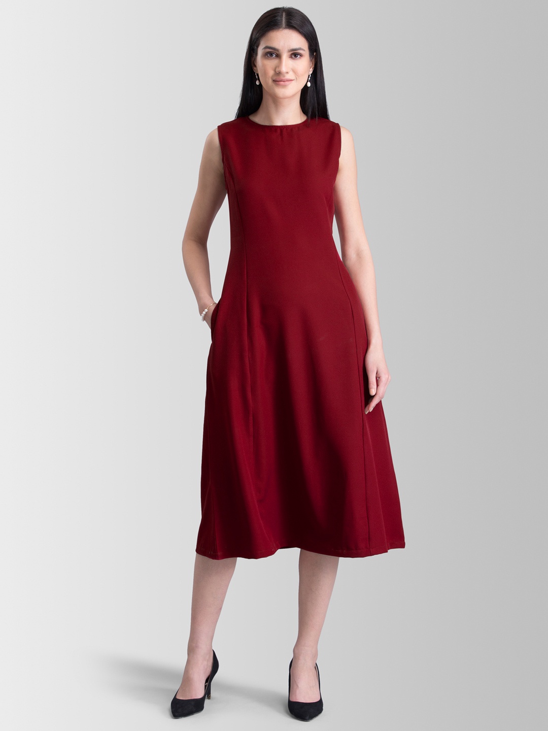 

FableStreet Women Maroon Solid Fit and Flare Dress