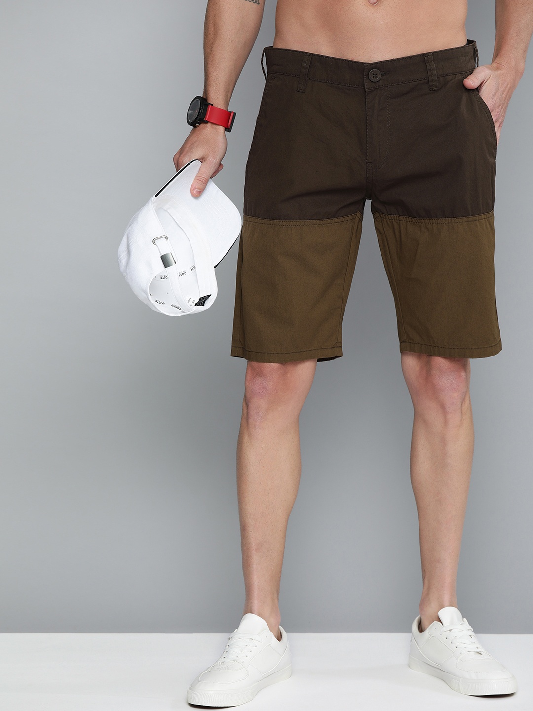 

HERE&NOW Men Khaki Green & Brown Colourblocked Regular Fit Cotton Shorts