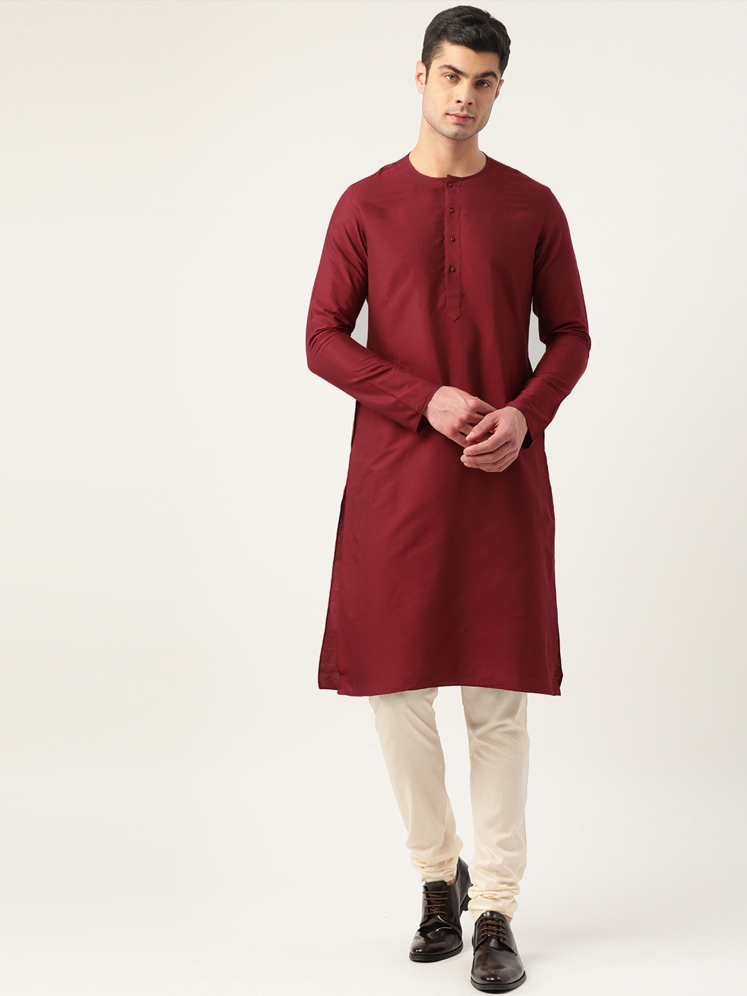 

Manyavar Men Maroon Solid Straight Kurta