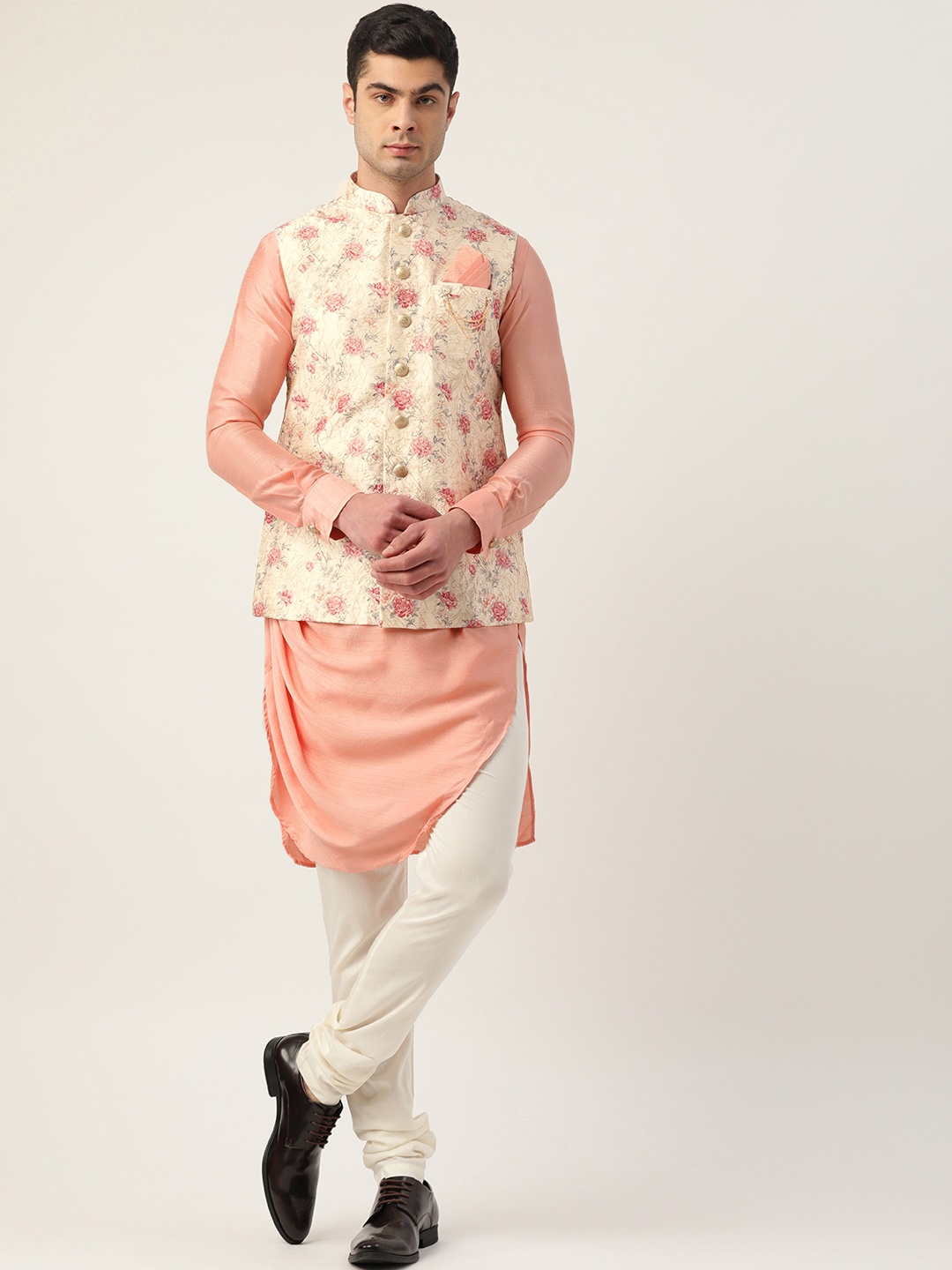 

Manyavar Men Peach-Coloured & Cream-Coloured Solid Kurta with Churidar & Nehru Jacket