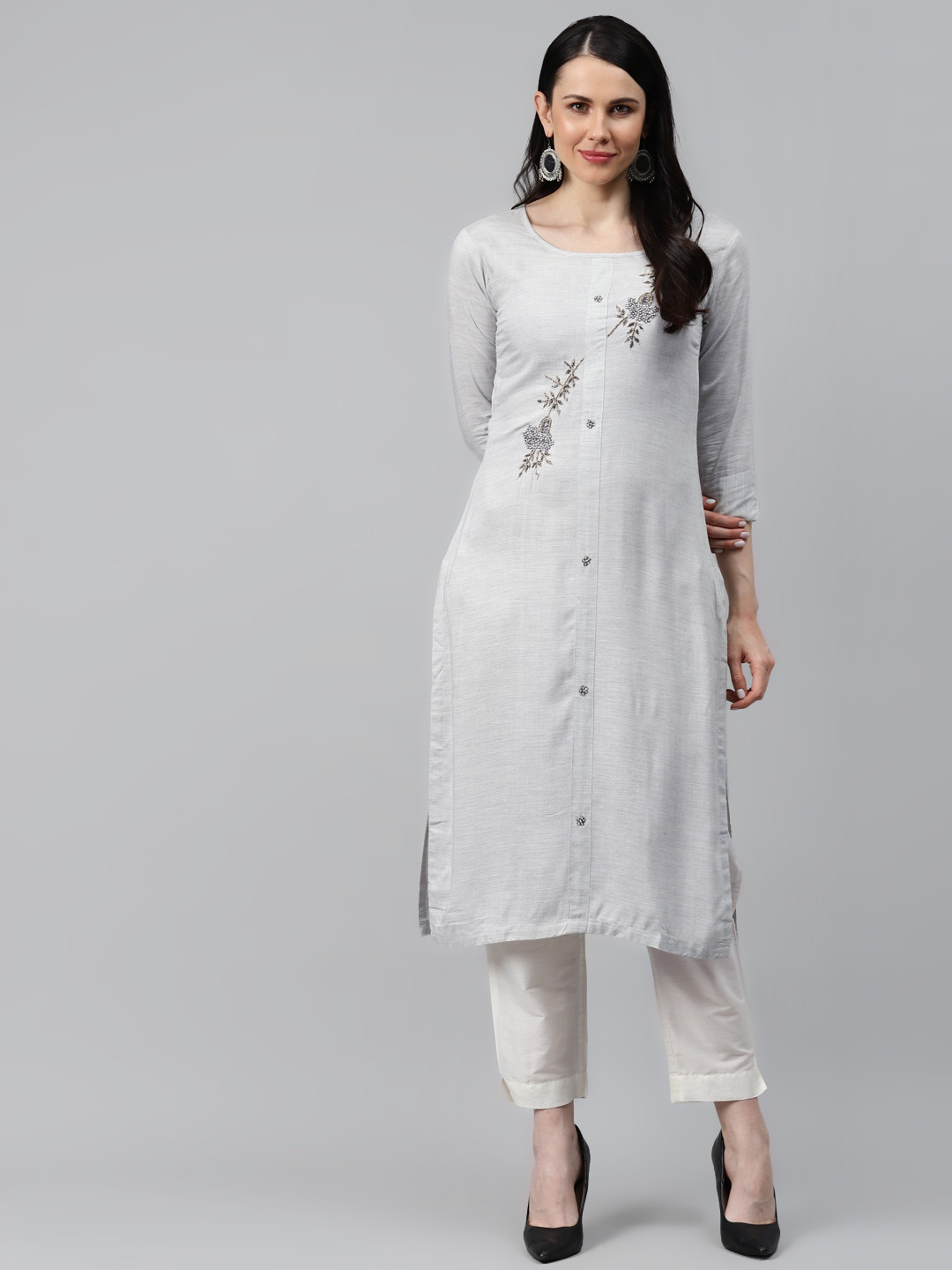

HIGHLIGHT FASHION EXPORT Women Grey Yoke Design Zardozi Kurta