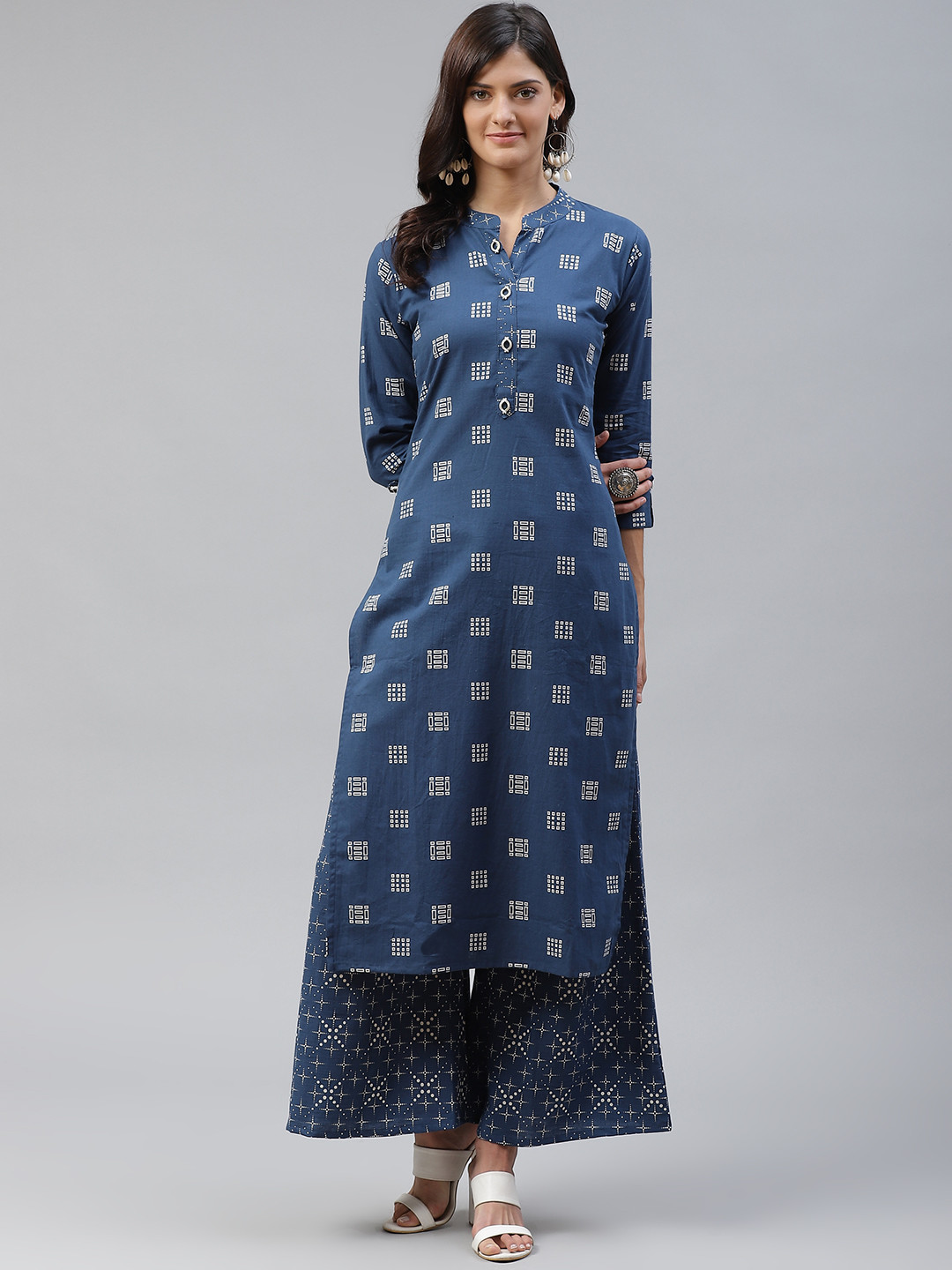 

HIGHLIGHT FASHION EXPORT Women Navy Blue & White Printed Kurta with Palazzos