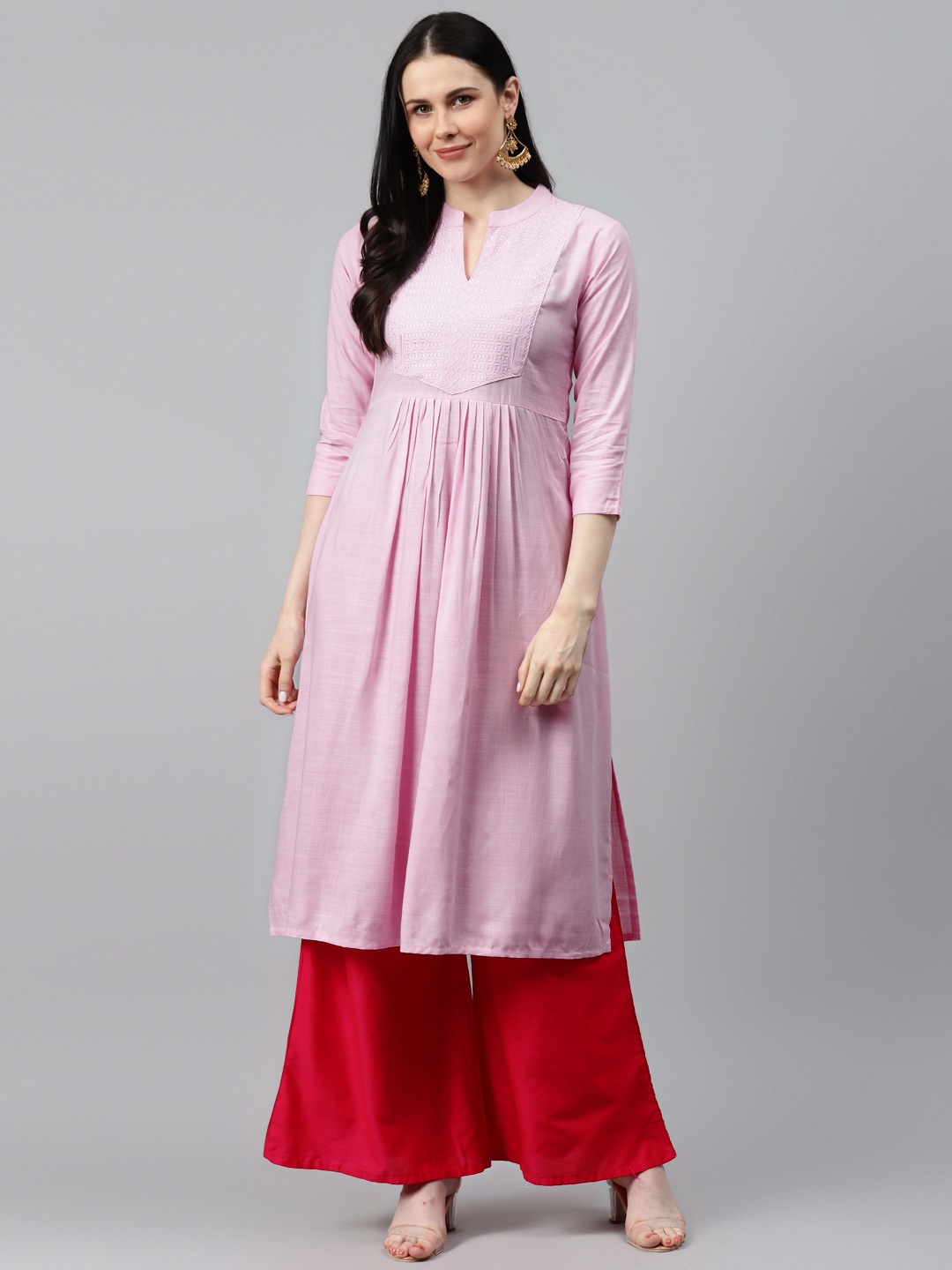 

HIGHLIGHT FASHION EXPORT Women Purple Geometric Embroidered Kurta