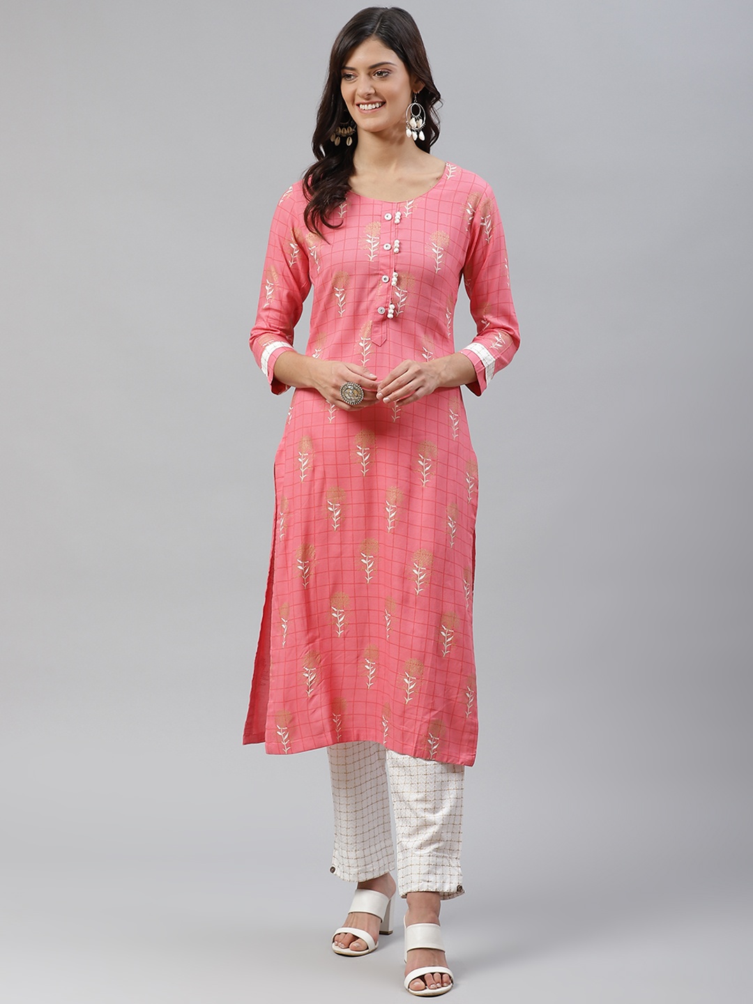

HIGHLIGHT FASHION EXPORT Women Pink & White Checked Foil Kurta with Trousers