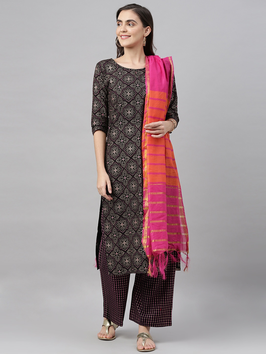 

GoSriKi Women Black & Pink Printed Kurta with Palazzos & Dupatta