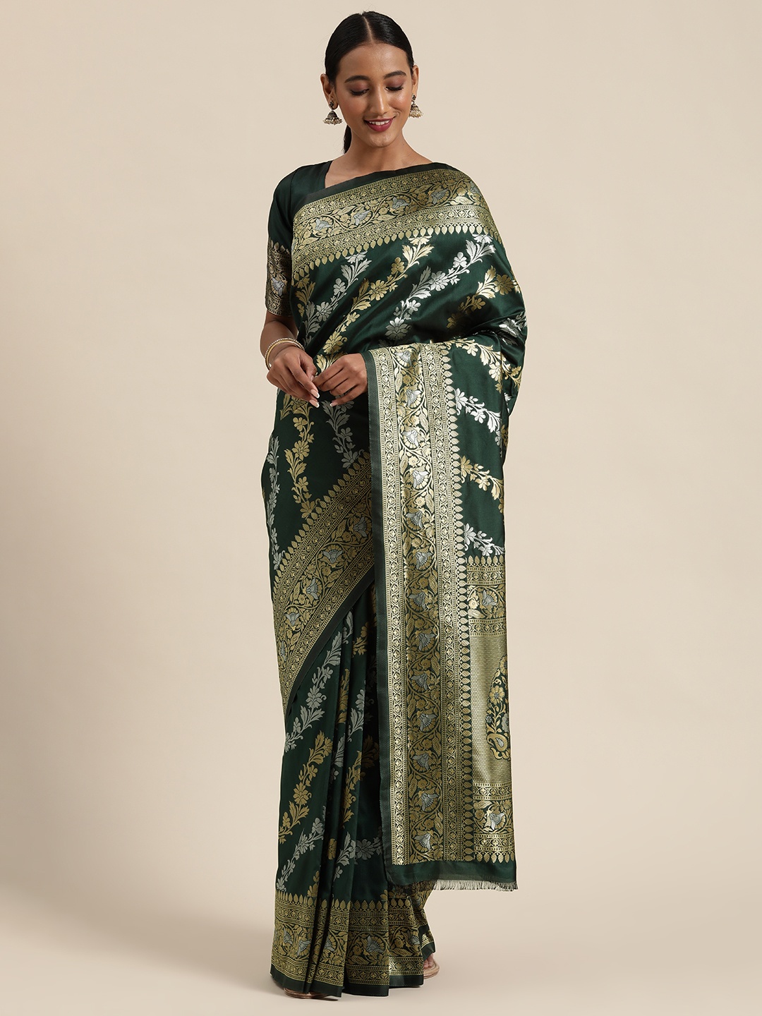 

Sugathari Green & Gold-Toned Silk Blend Woven Design Kanjeevaram Saree