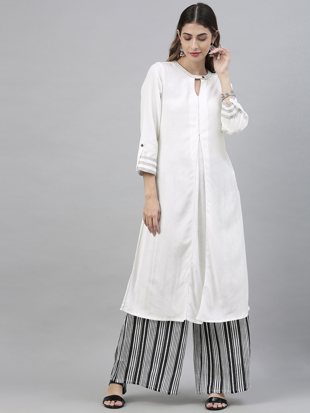 

Global Desi Women White Solid Keyhole Neck Straight Kurta