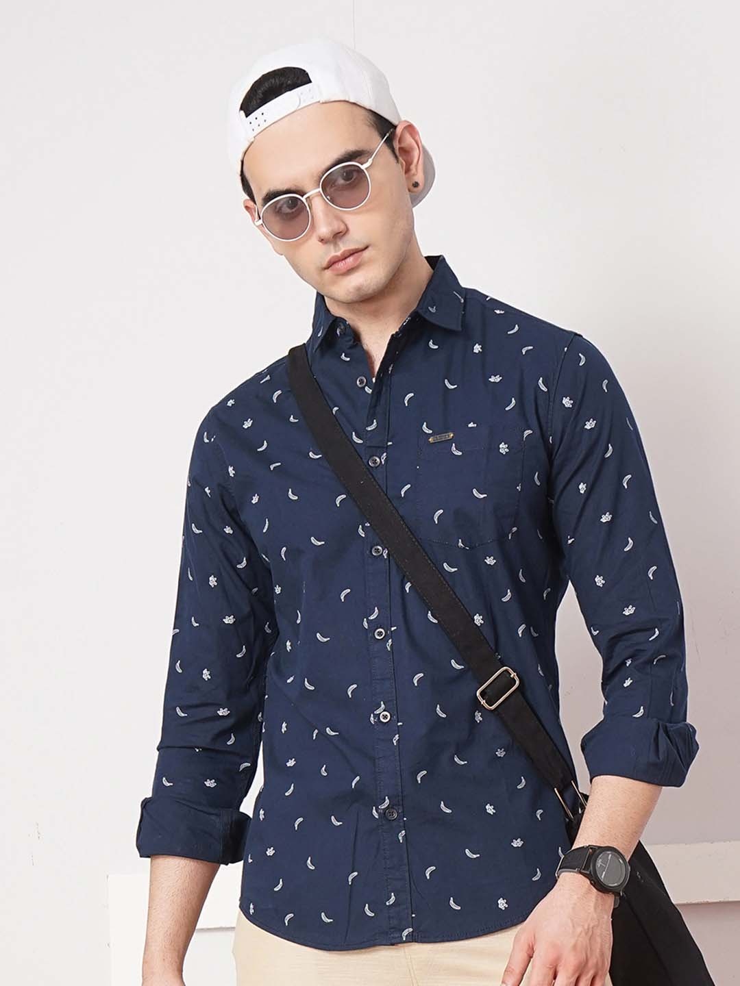 

The Indian Garage Co Men Navy Blue Slim Fit Conversational Printed Casual Shirt