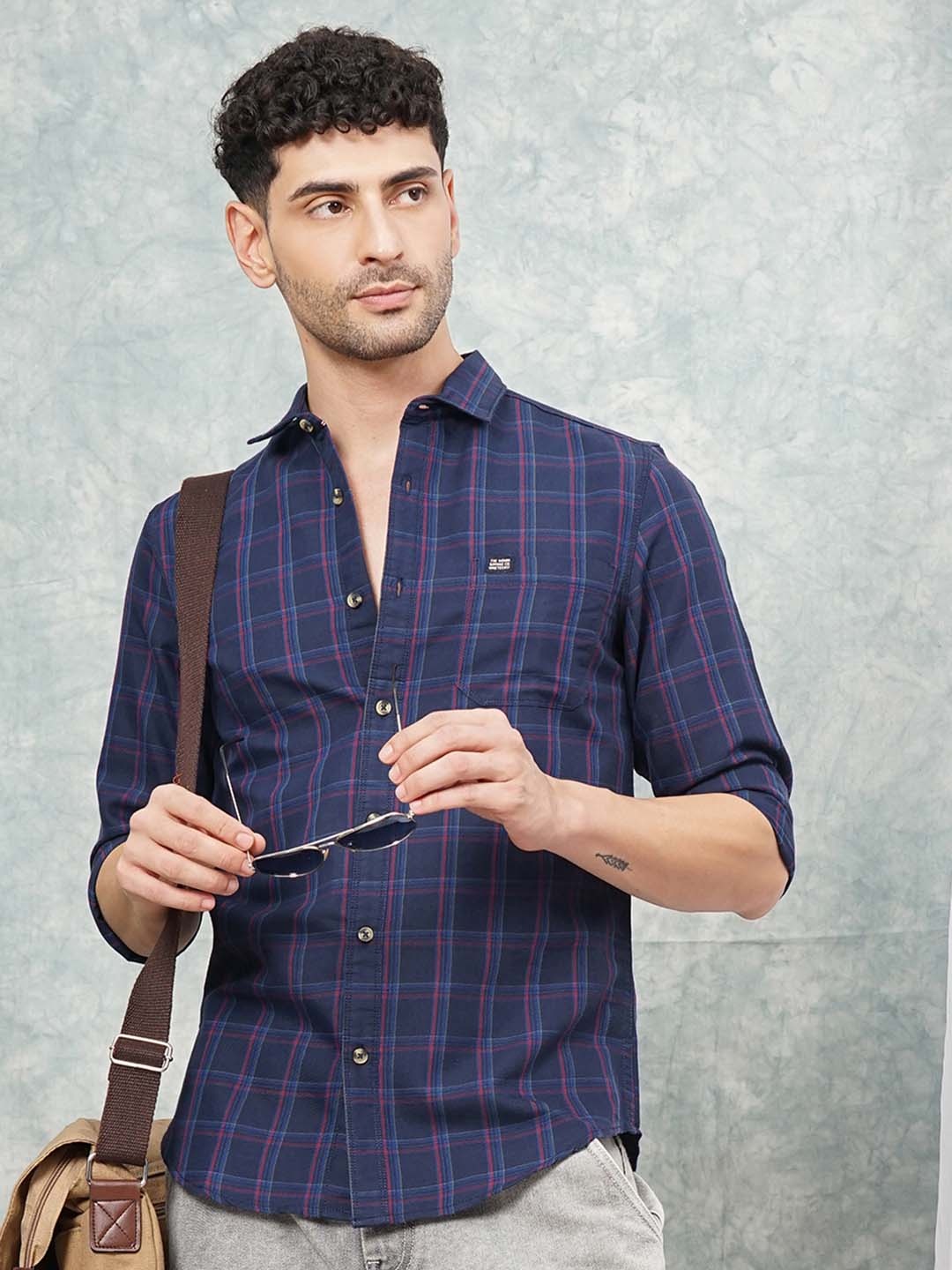 

The Indian Garage Co Men Navy Blue & Maroon Checked Casual Shirt