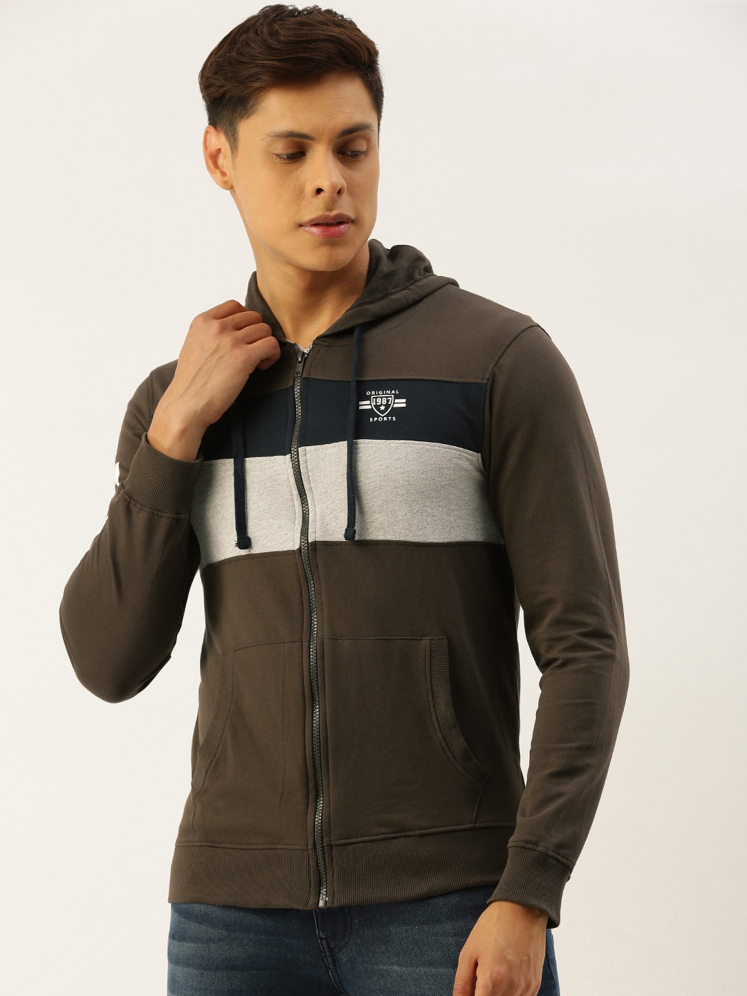 

The Indian Garage Co Men Olive Green & Off-White Colourblocked Hooded Sweatshirt