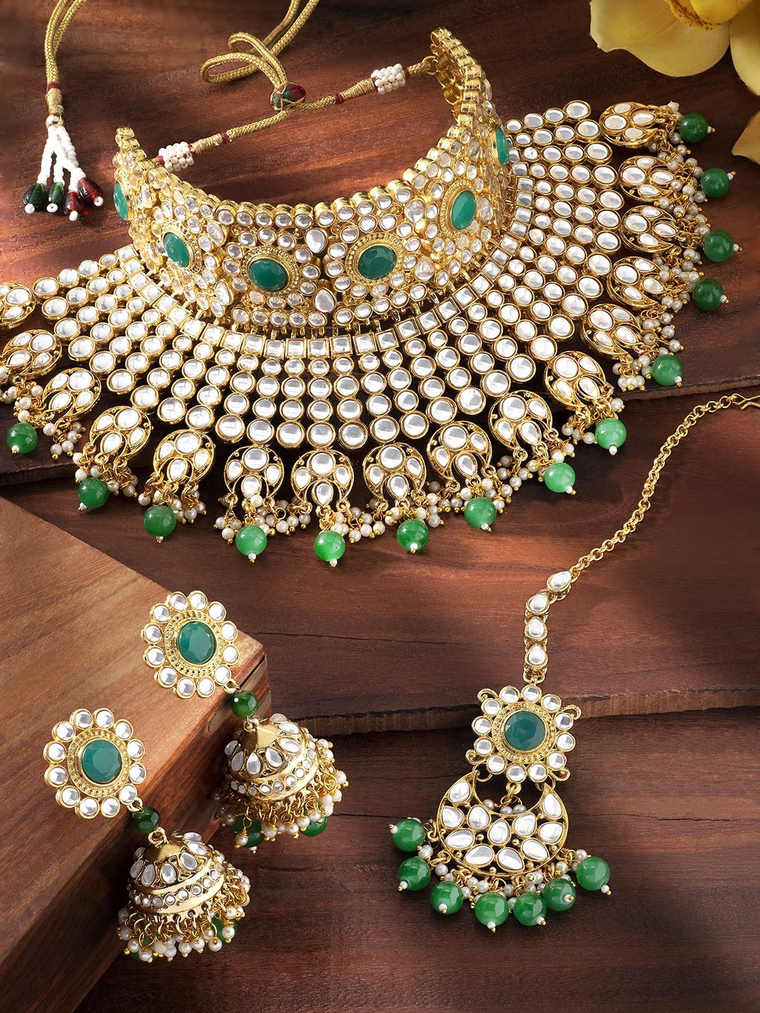 

Peora Gold-Toned & Green Kundan Embellished Jewellery Set
