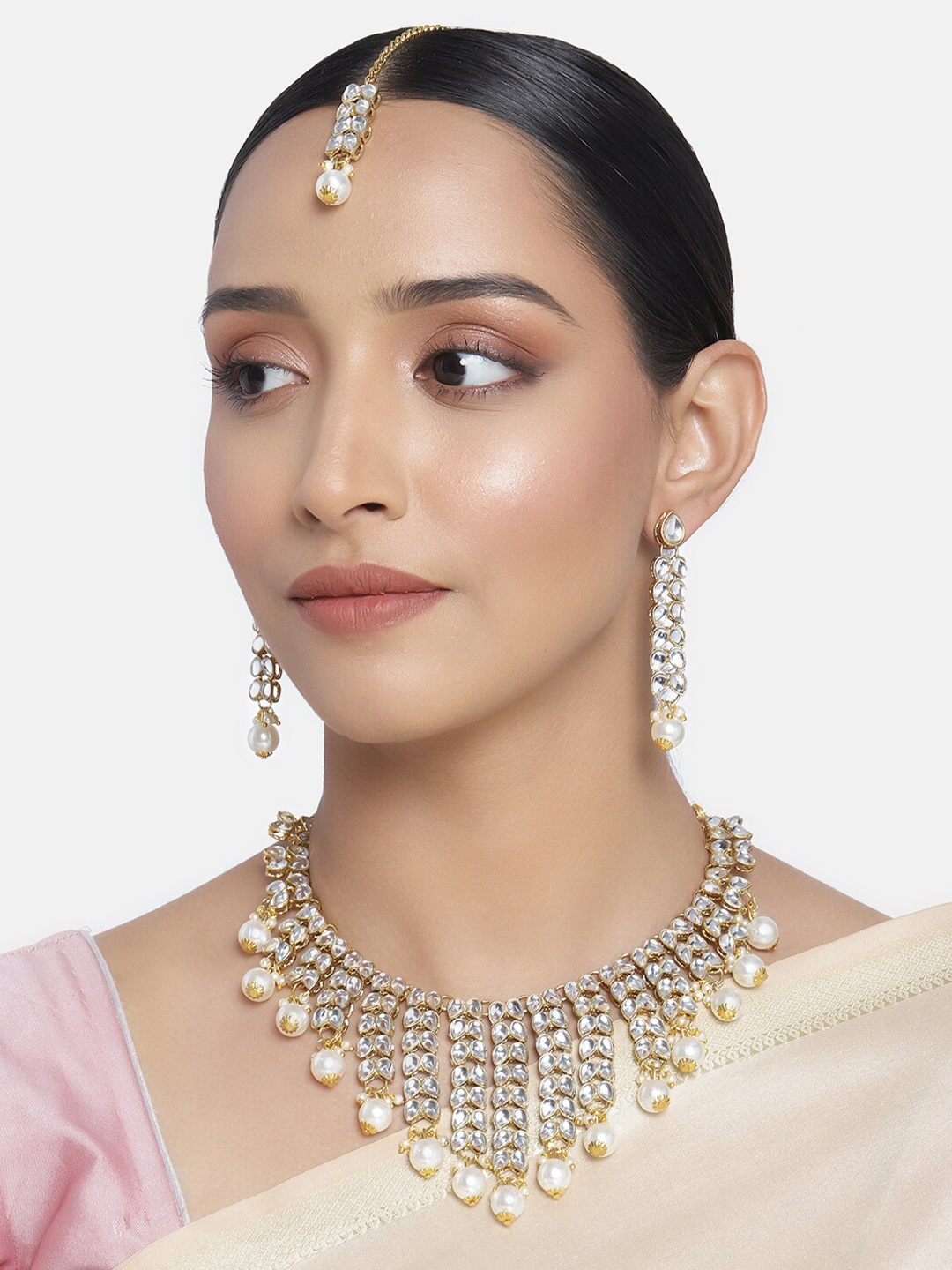 

Peora White Gold Plated Kundan Beaded Jewellery Set