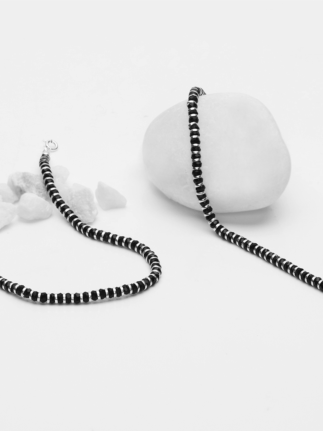 

GIVA 925 Sterling Silver Rhodium Plated Black Beaded Adjustable Anklet