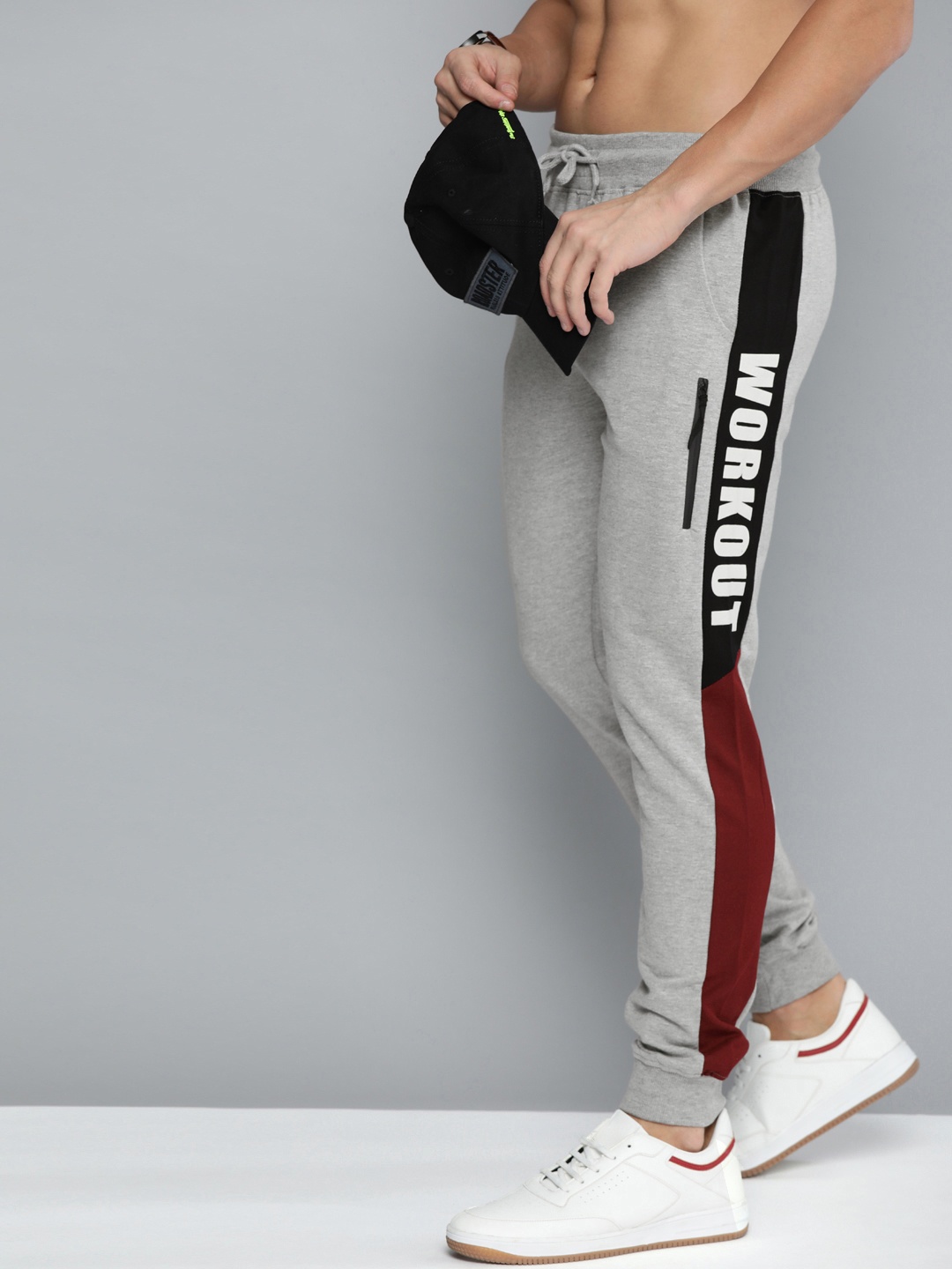 

HERE&NOW Men Grey Straight Fit Solid Joggers with Side Stripe