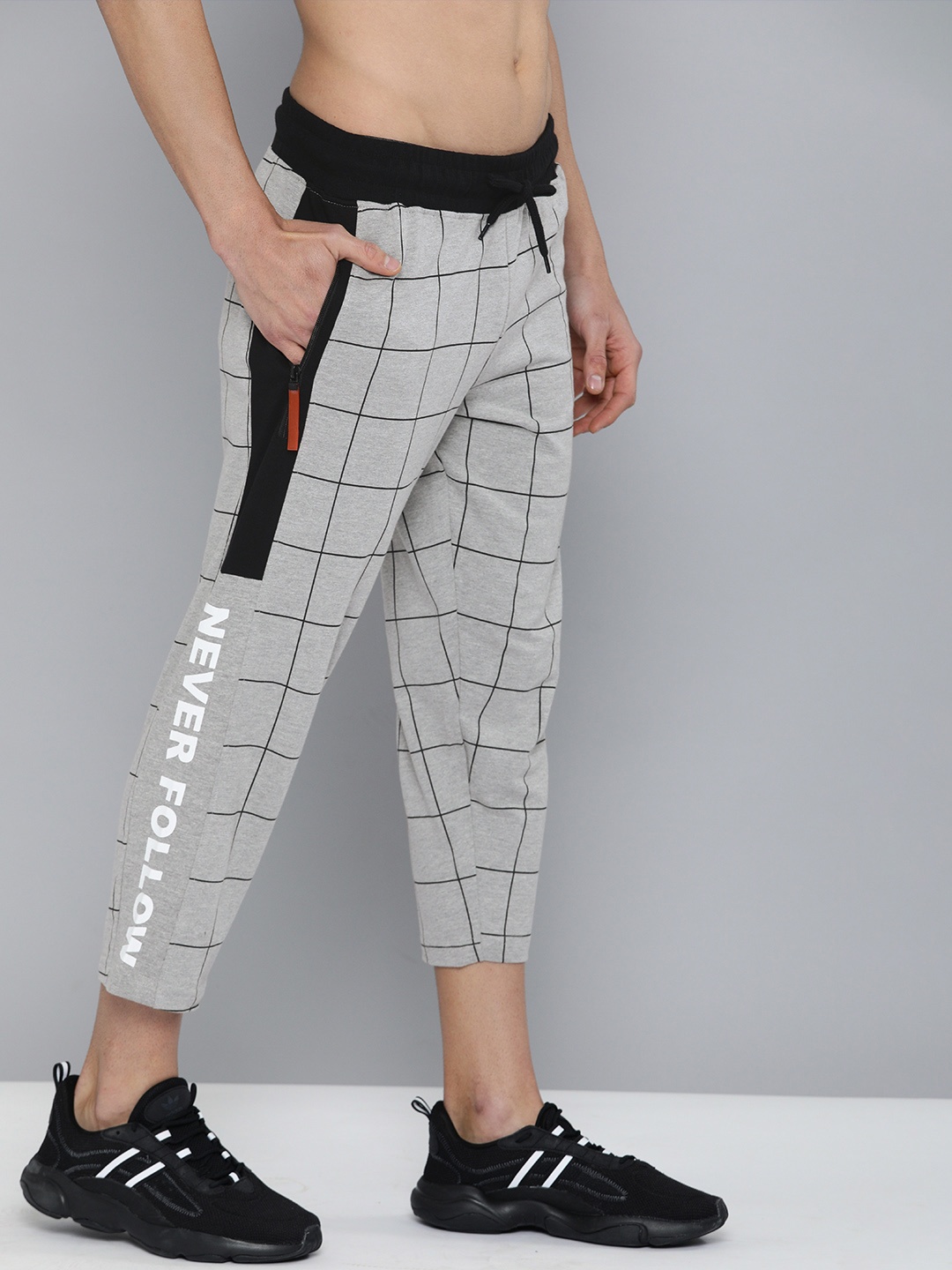 

HERE&NOW Men Grey Melange & Black Checked Cropped Track Pants