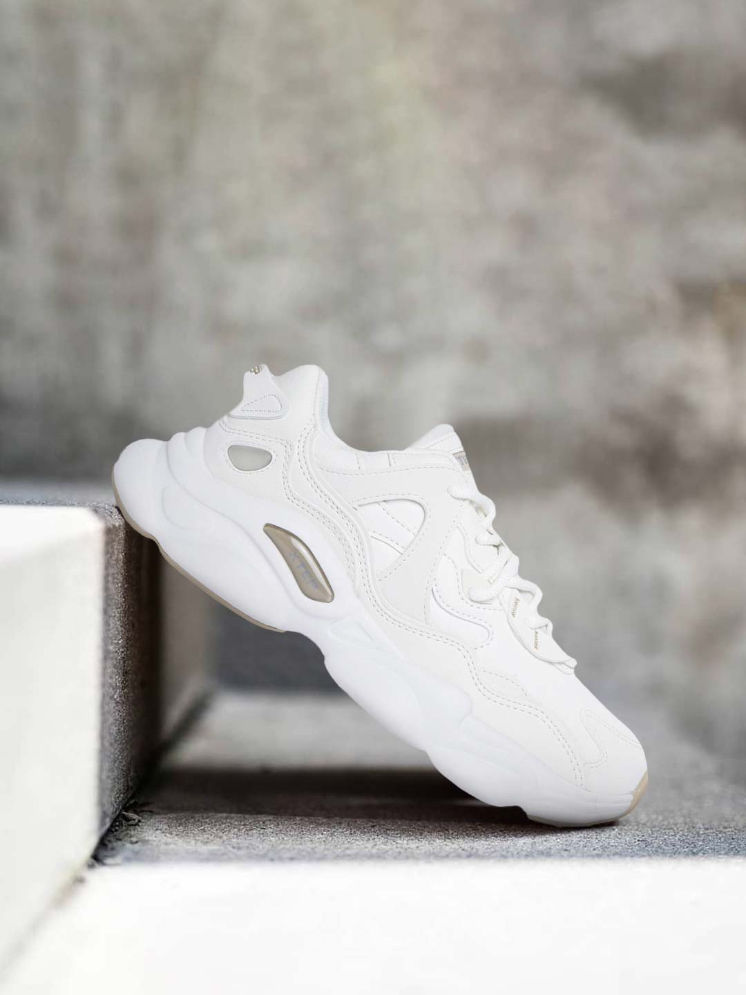 

Xtep Women White Running Sports Shoes