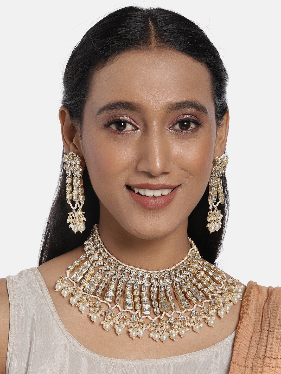 

AccessHer White Gold-Plated Kundan Studded Handcrafed Choker Jewellery Set