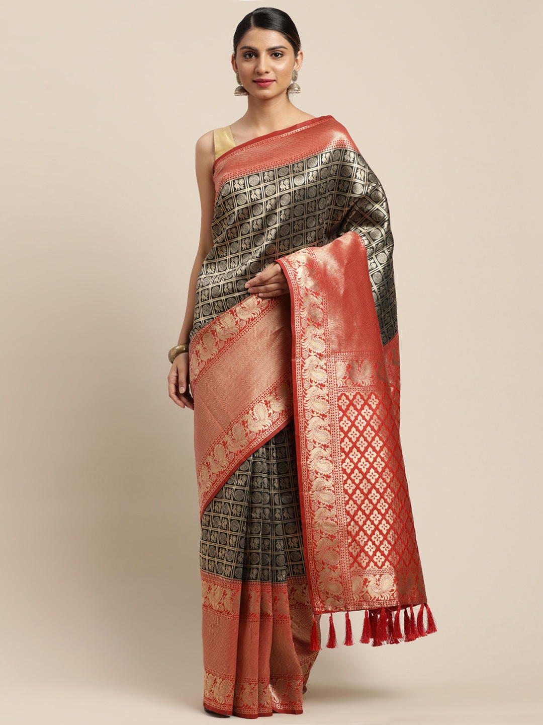 

VASTRANAND Black & Silver-Toned Woven Design Banarasi Saree