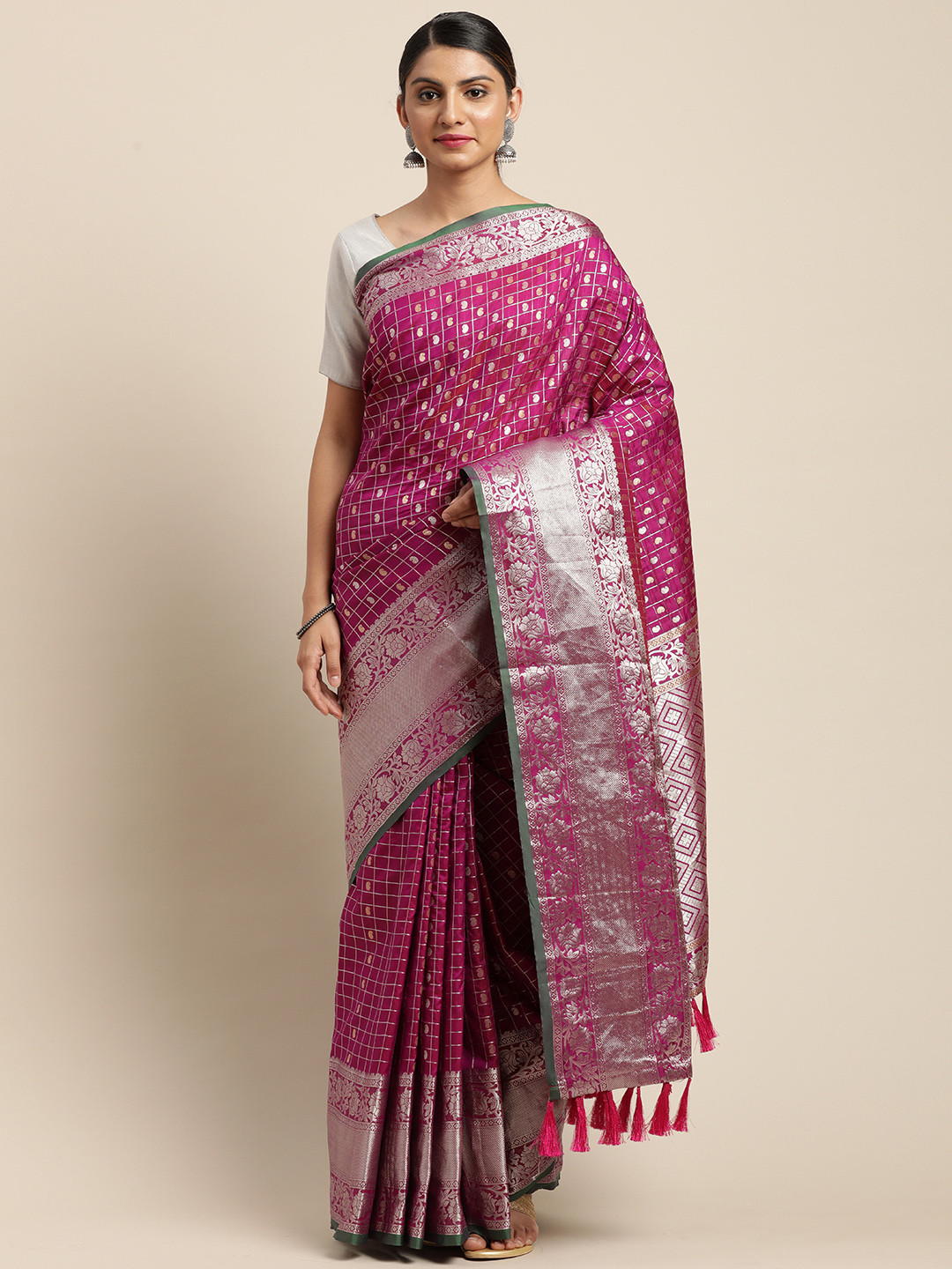 

VASTRANAND Burgundy & Silver-Toned Woven Design Banarasi Saree