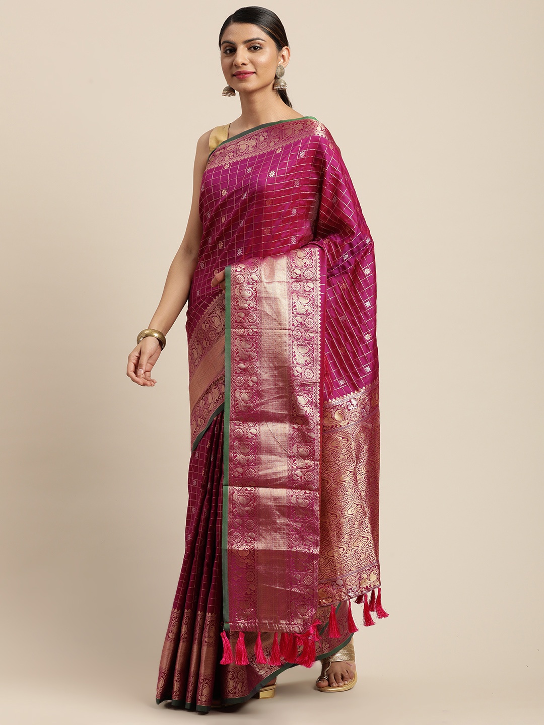 

VASTRANAND Burgundy & Gold-Toned Checked Banarasi Saree