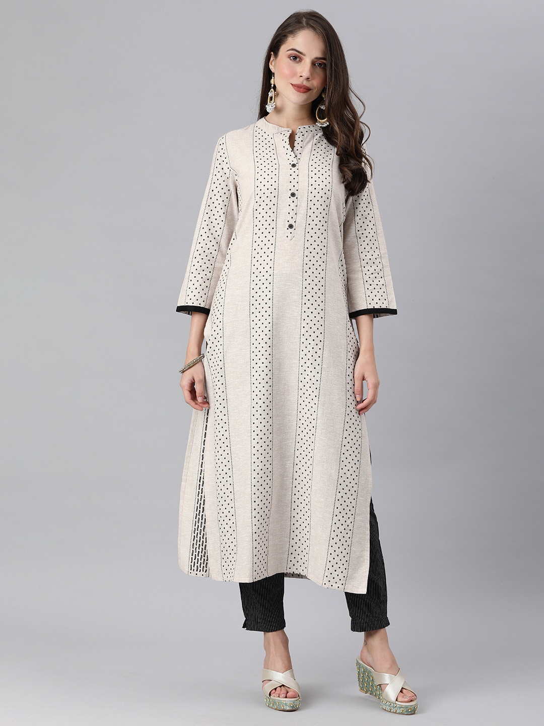 

KSUT Off White & Black Pure Cotton Striped Kurta