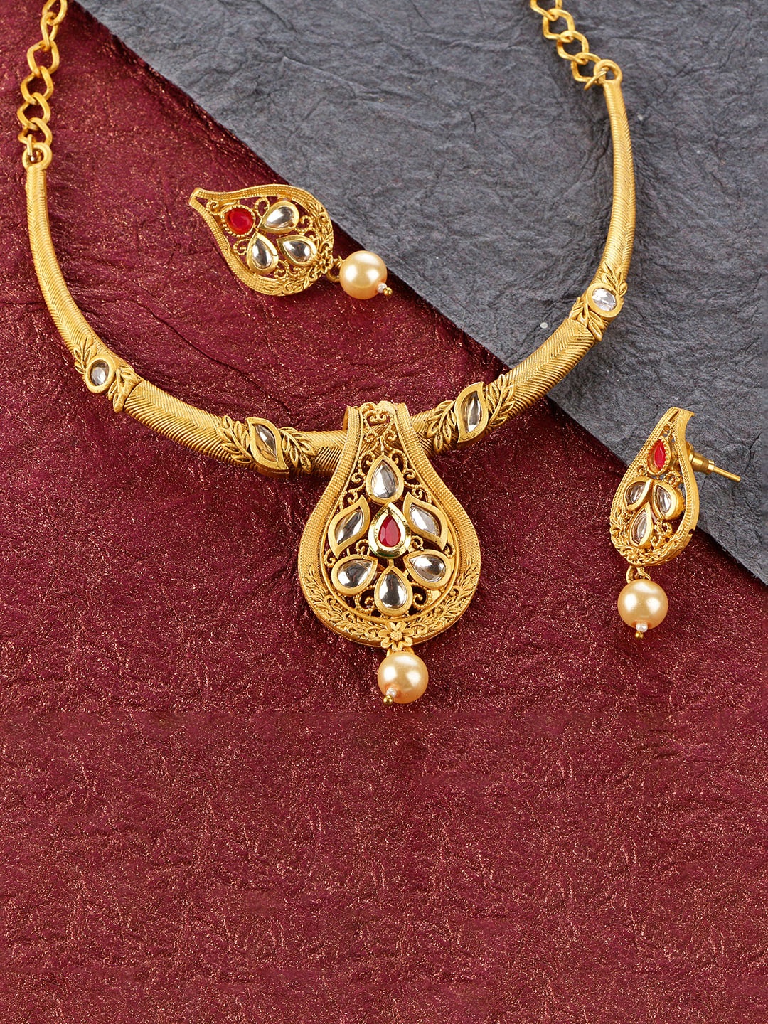 

Kord Store Antique Gold Plated Leaf Design Jewellery Set