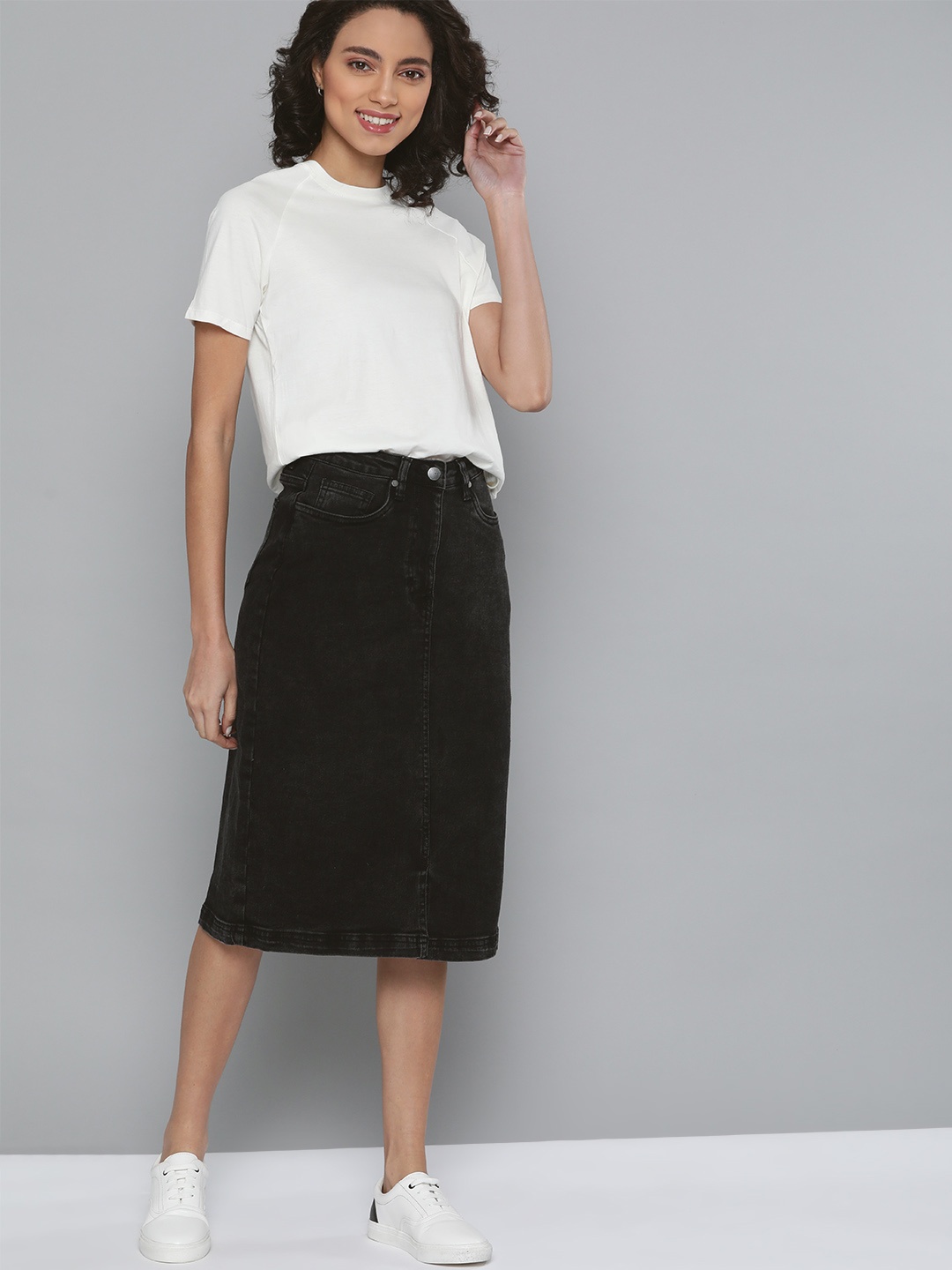 

Mast & Harbour Women Black Solid Denim Straight Skirt