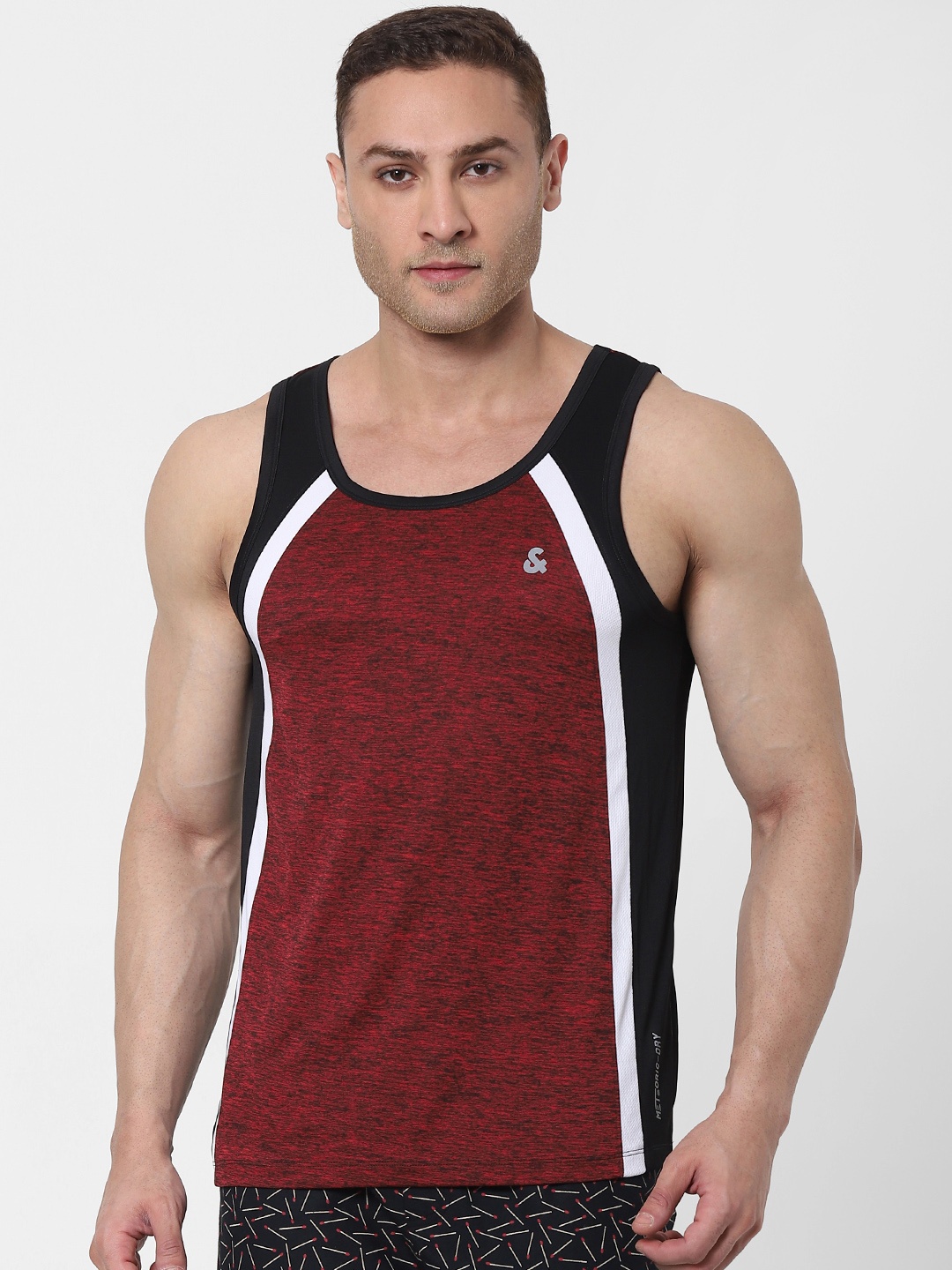 

Jack & Jones Men Maroon & Black Colourblocked Meteoric Dry Innerwear Vest 2302019007