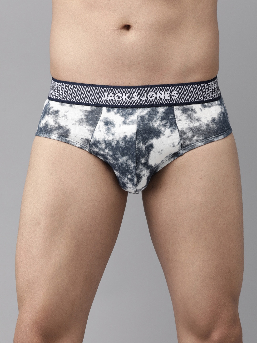 

Jack & Jones Men's Navy Blue and White Printed Briefs 2292125001