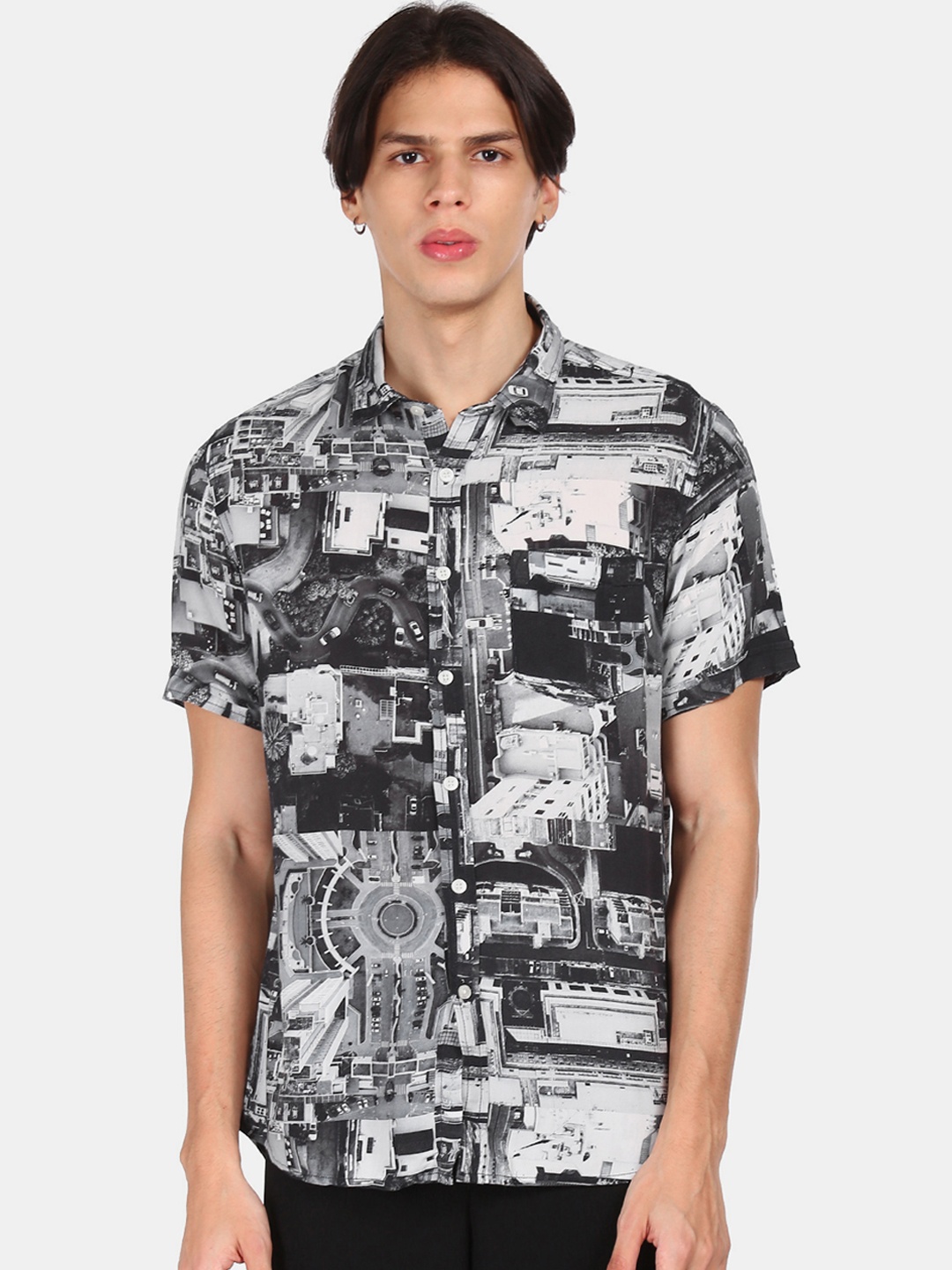 

Flying Machine Men Grey Regular Fit Printed Casual Shirt