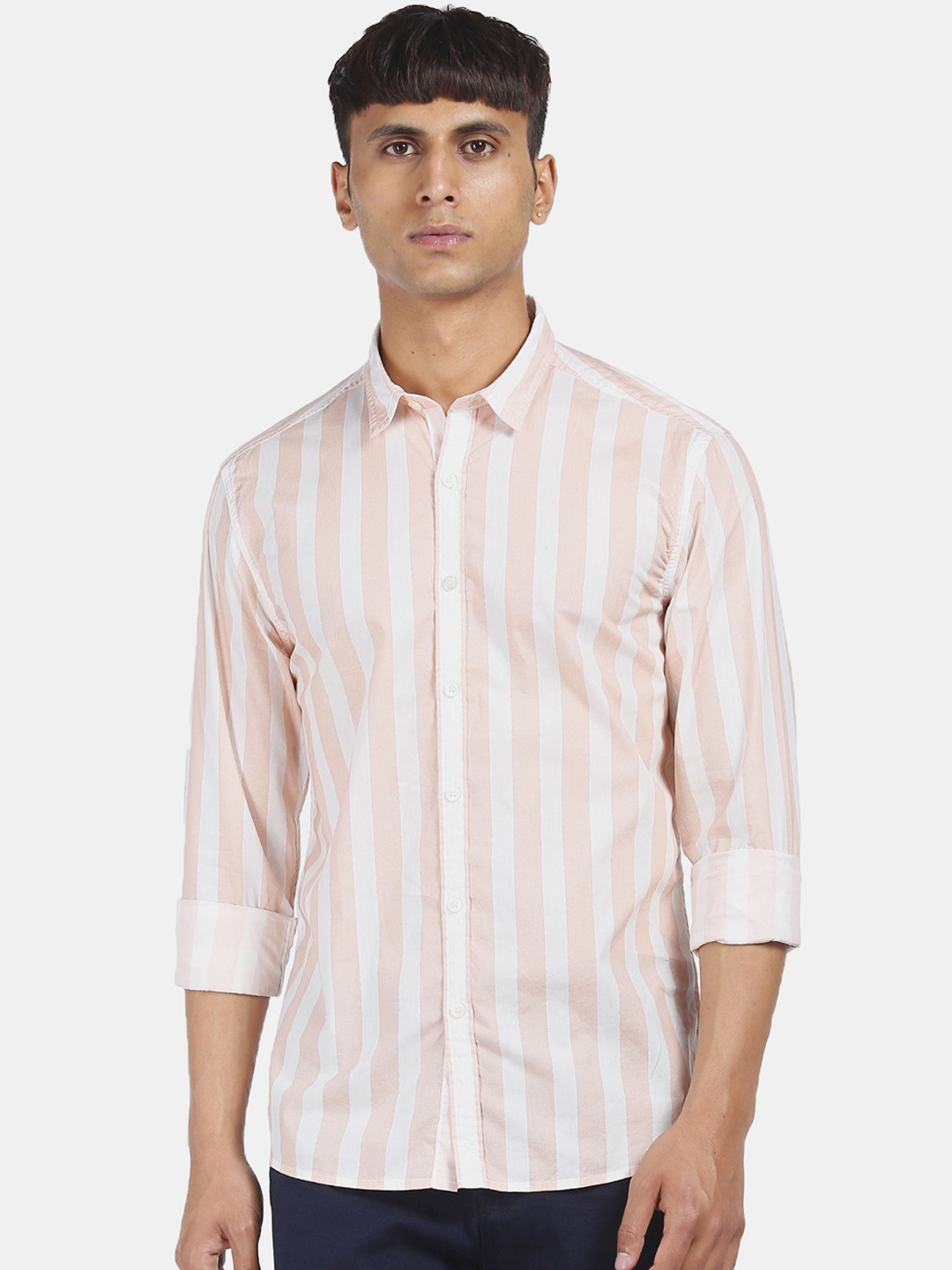 

Flying Machine Men White & Pink Regular Fit Striped Casual Shirt